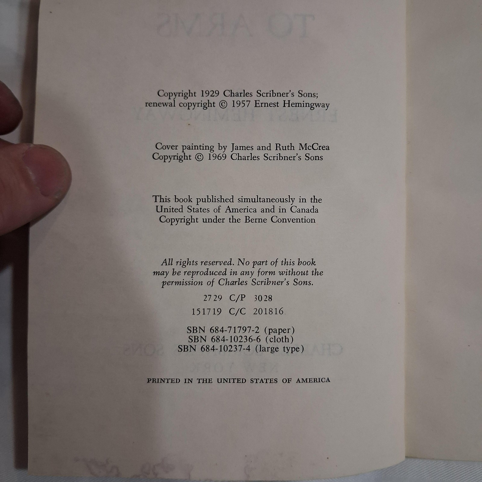 Vintage A Farewell To Arms Ernest Hemingway War Novel Paperback Scribner Library