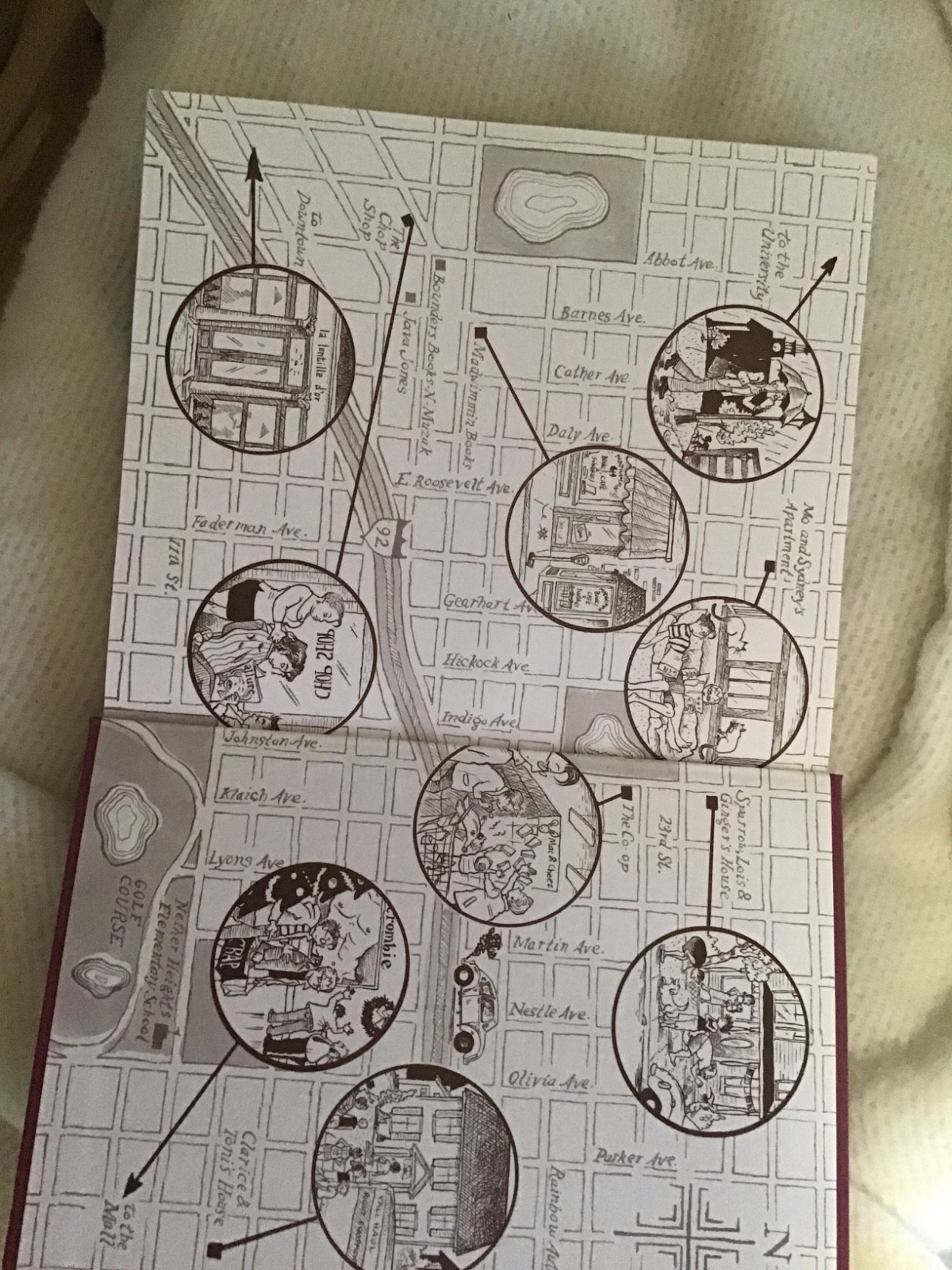 Wow! The Essential Dykes to Watch Out For by Alison Bechdel Signed!! Very Rare!!