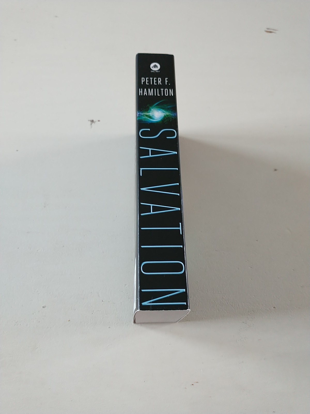 Salvation : A Novel by Peter F. Hamilton (2019, Us-Tall Rack Paperback)
