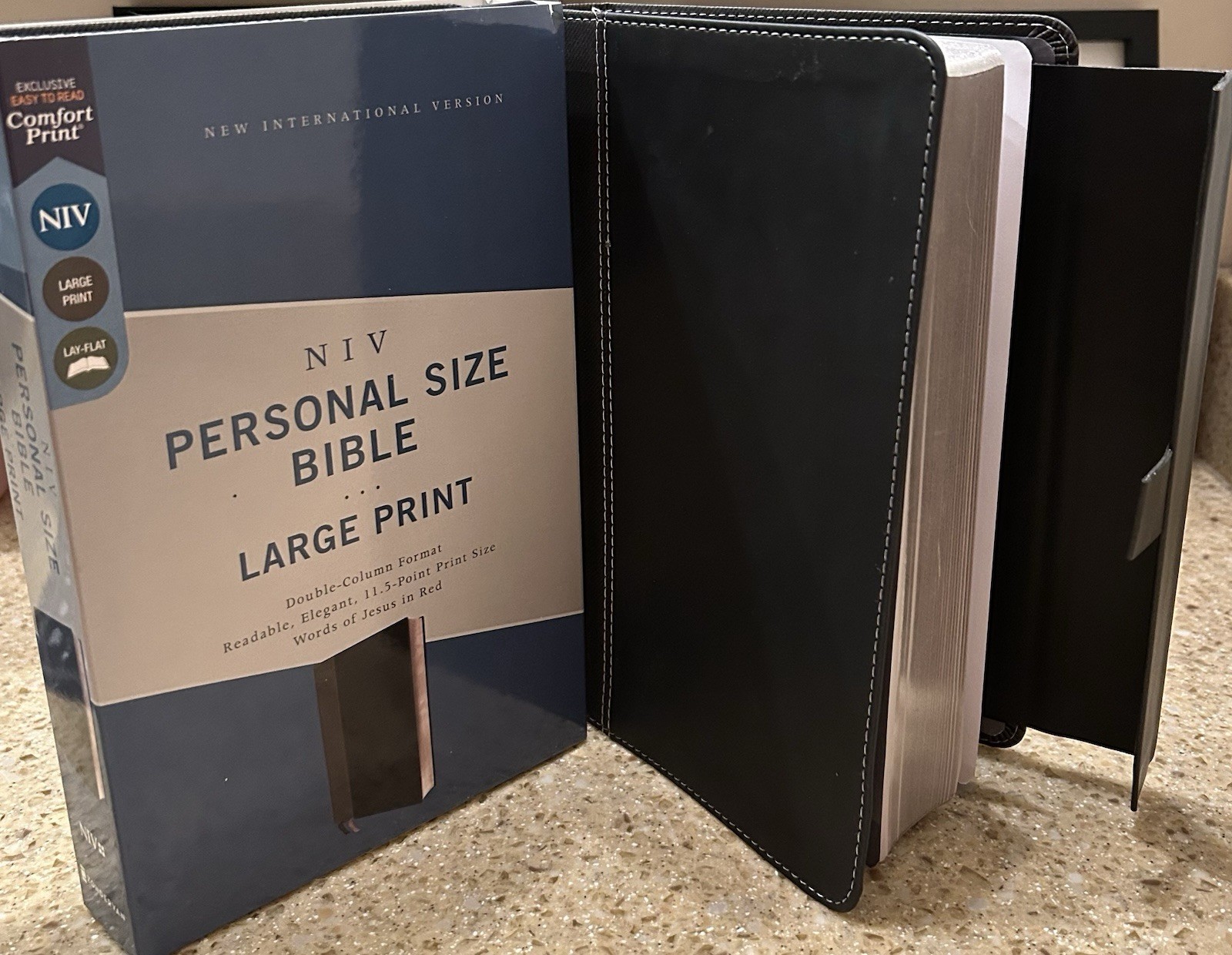 MAGNETIC CLOSURE NIV LARGE PRINT 11.5pt ENGRAVED Personal Size Bible Leathersoft