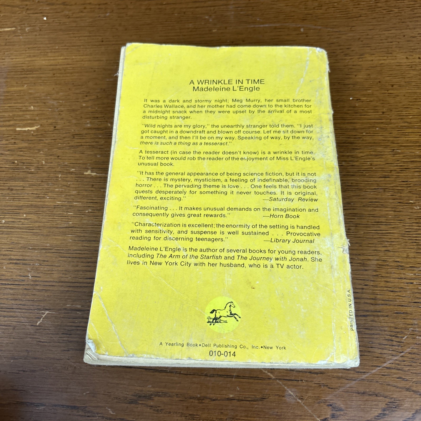 A Wrinkle in Time by Madeleine L’Engle 1975 Dell Yearling