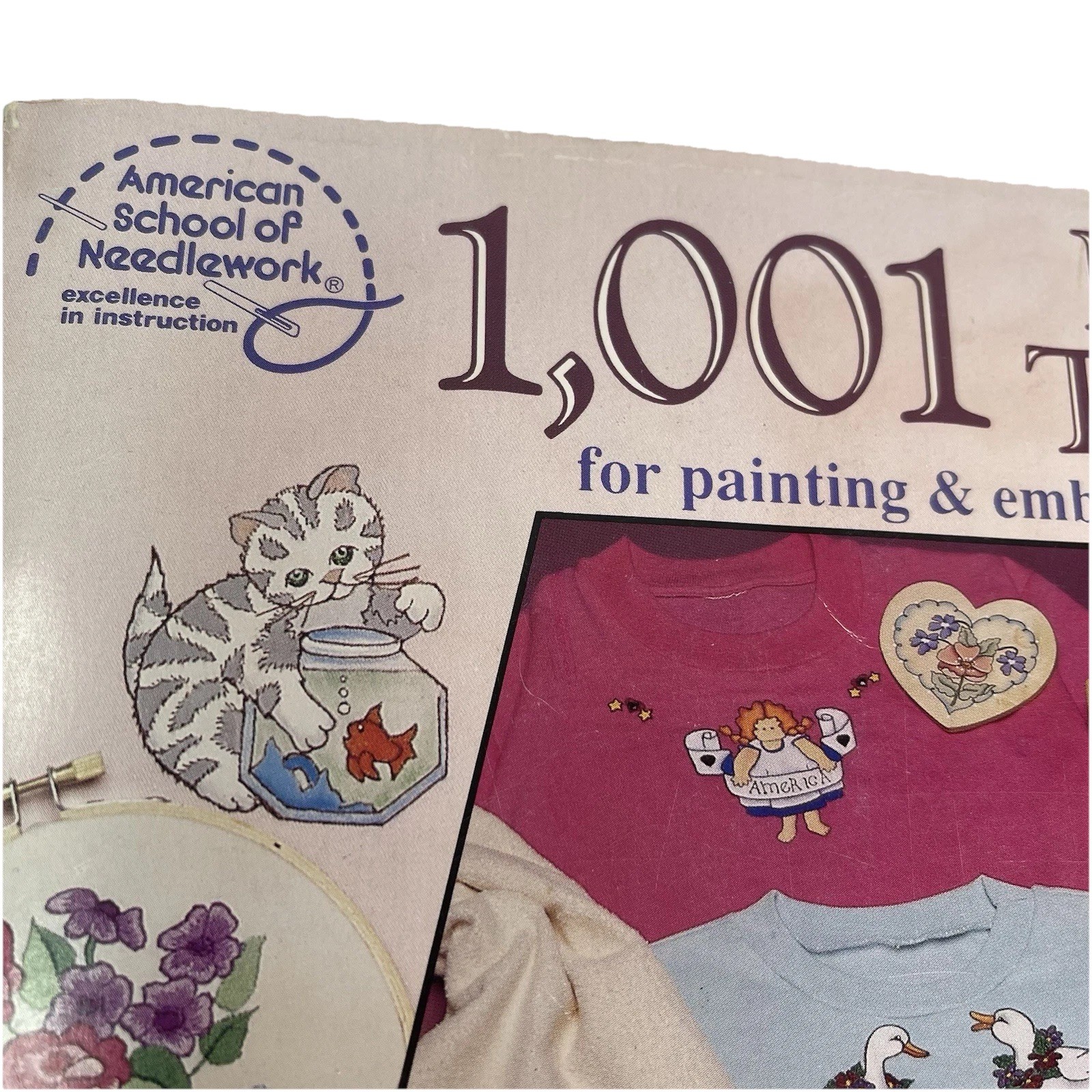 1,001 Iron-on Transfers 319 pages vintage 2001 good condition book Lorna Morley