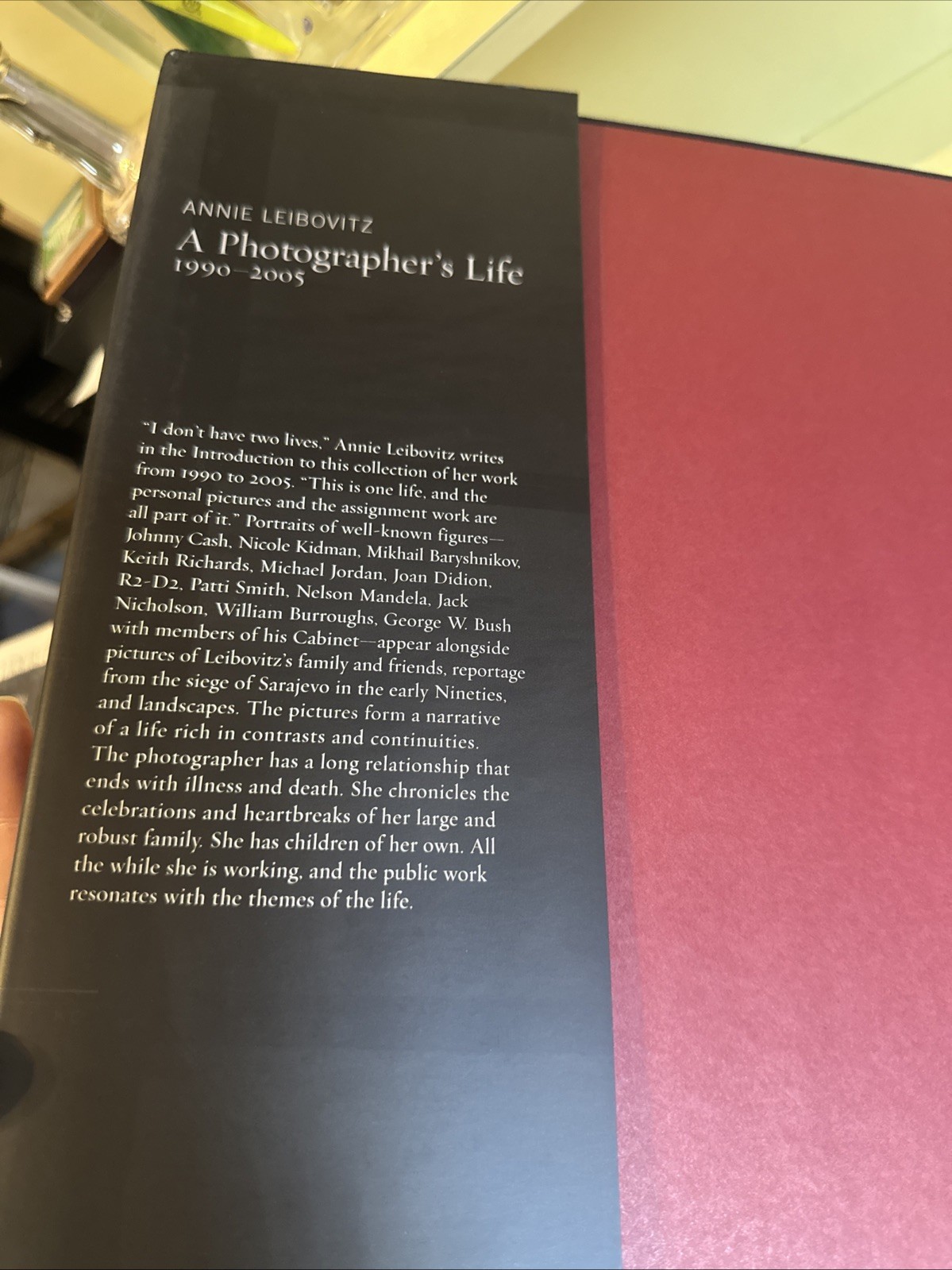 ANNIE LEIBOVITZ A PHOTOGRAPHERS LIFE 1990-2005 HC COLLECTIBLE TABLETOP BOOK 01