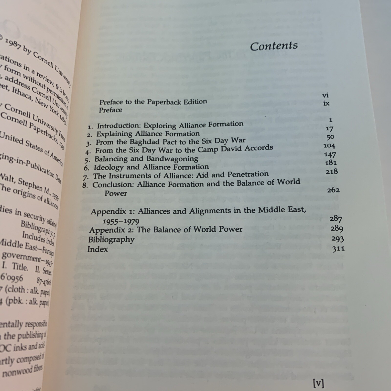 The Origins of Alliances (Cornell Studies in Security Affairs) by Stephen Walt