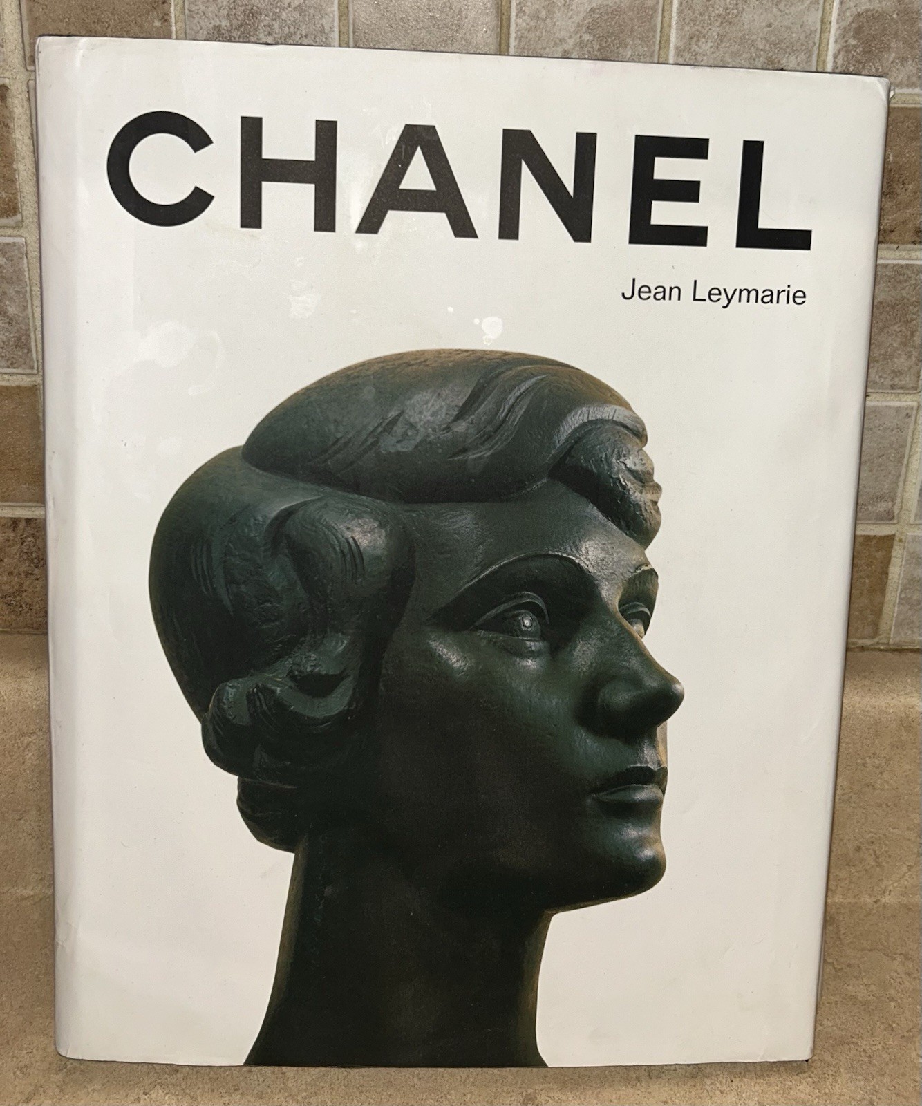 Chanel – Jean Leymarie – 2011 hardcover Preowened