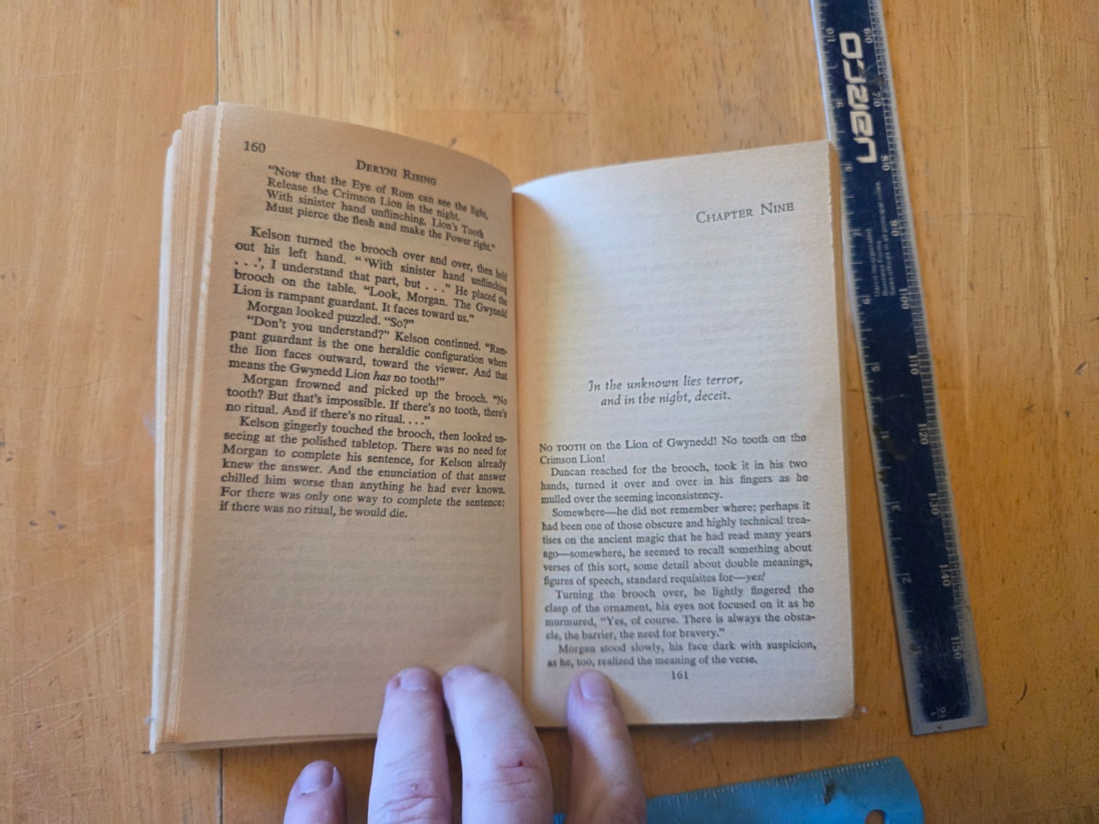 Deryni Rising by Katherine Kurtz – 1981 Del Rey Paperback