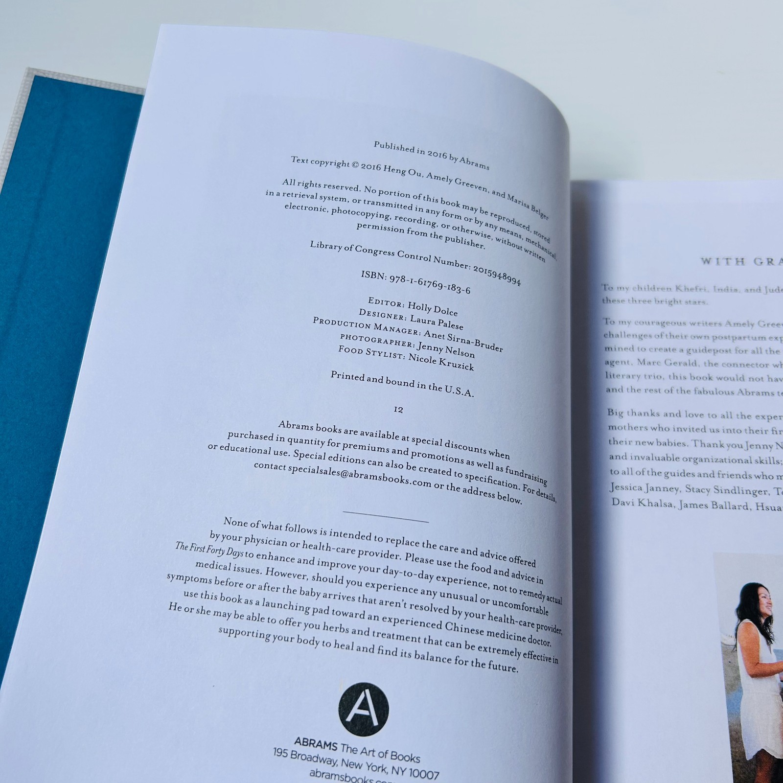The First Forty Days: The Essential Art of Nourishing the New Mother by Heng Ou