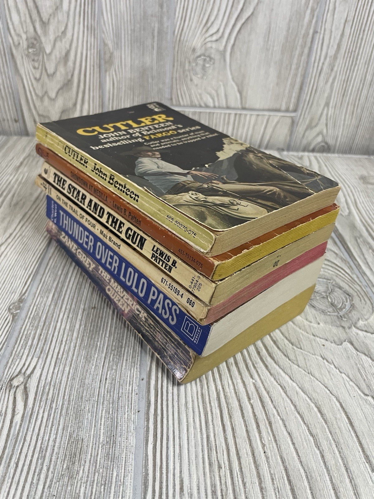 Lot of 6 Western Paperbacks Zane Grey Max Brand Cowboys Adventure Action
