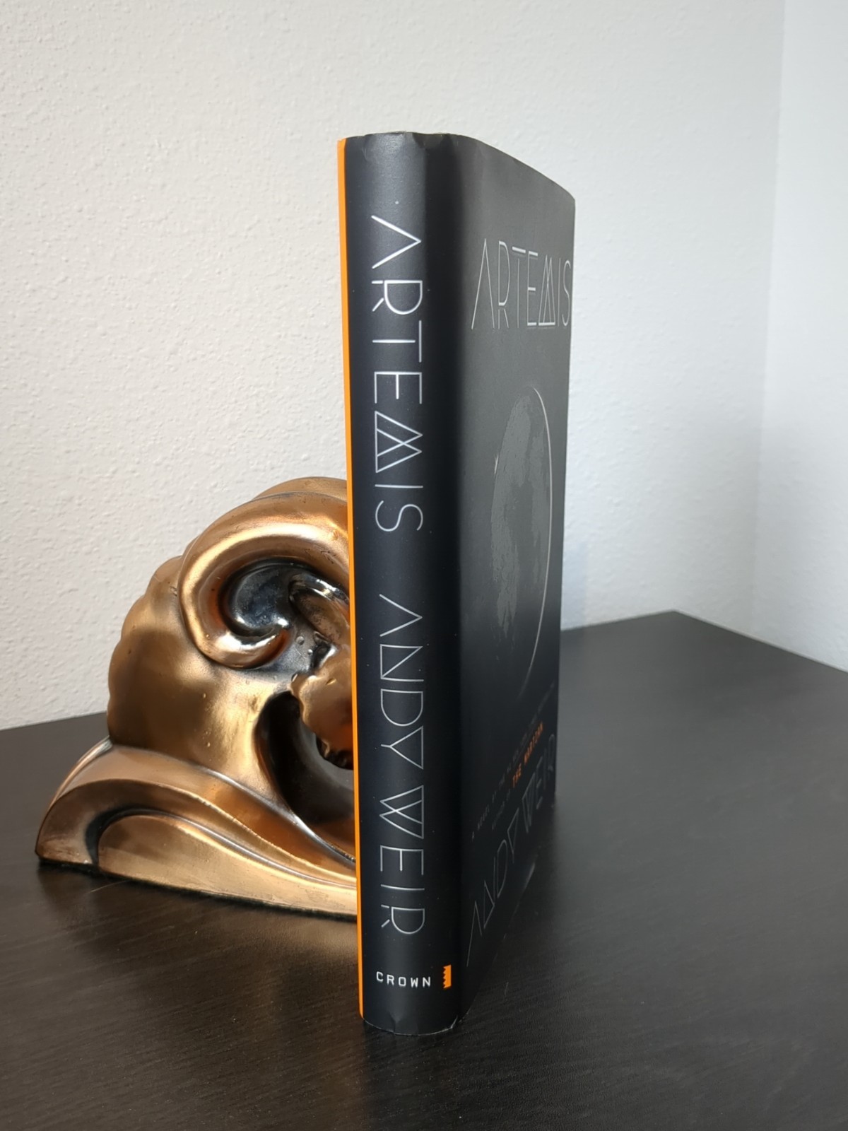 Artemis Andy Weir 2017, Hardcover First Edition 1st Print HCDJ