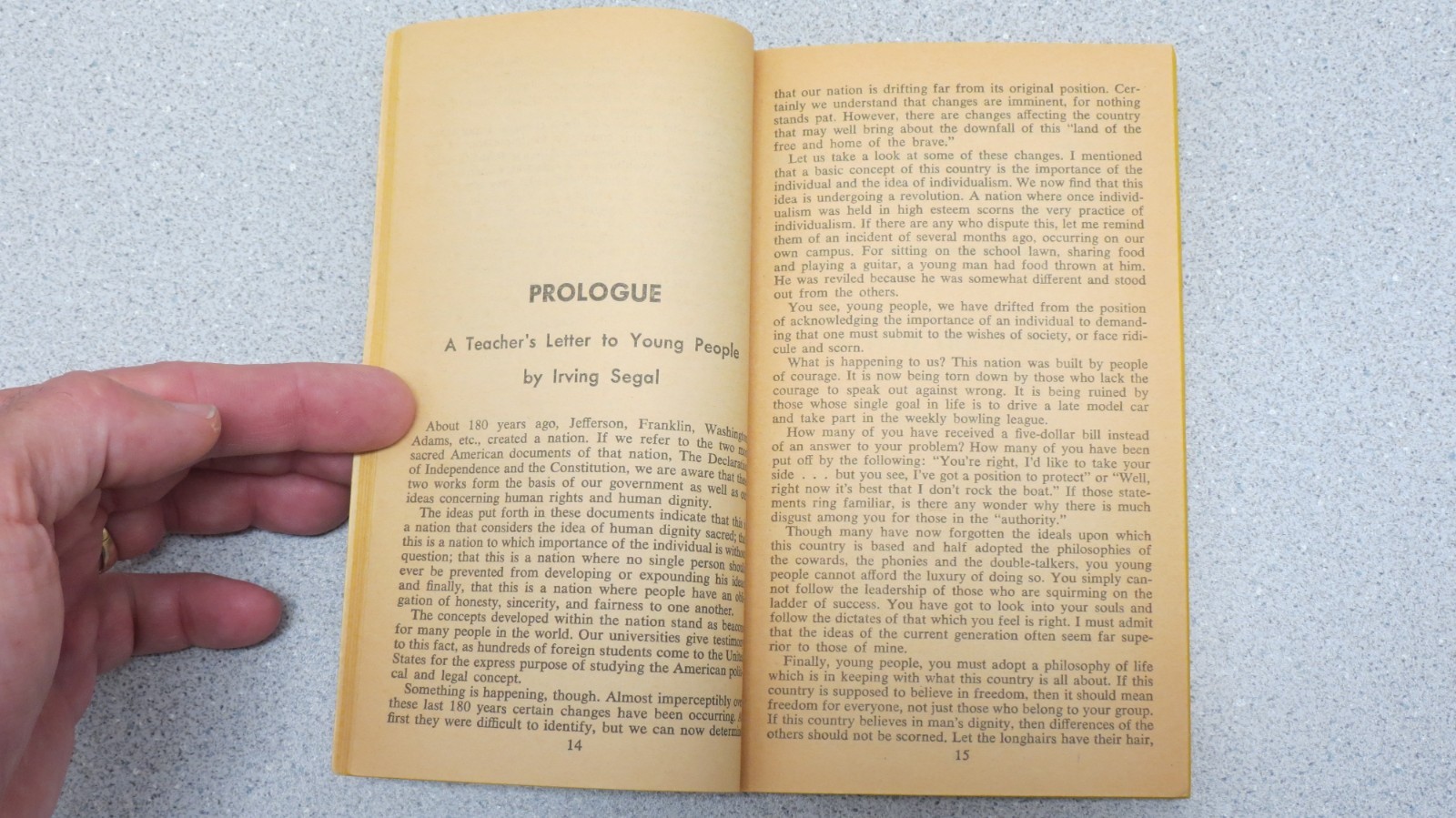 The Hippie Papers edited by Jerry Hopkins – Notes from Underground Press 1968