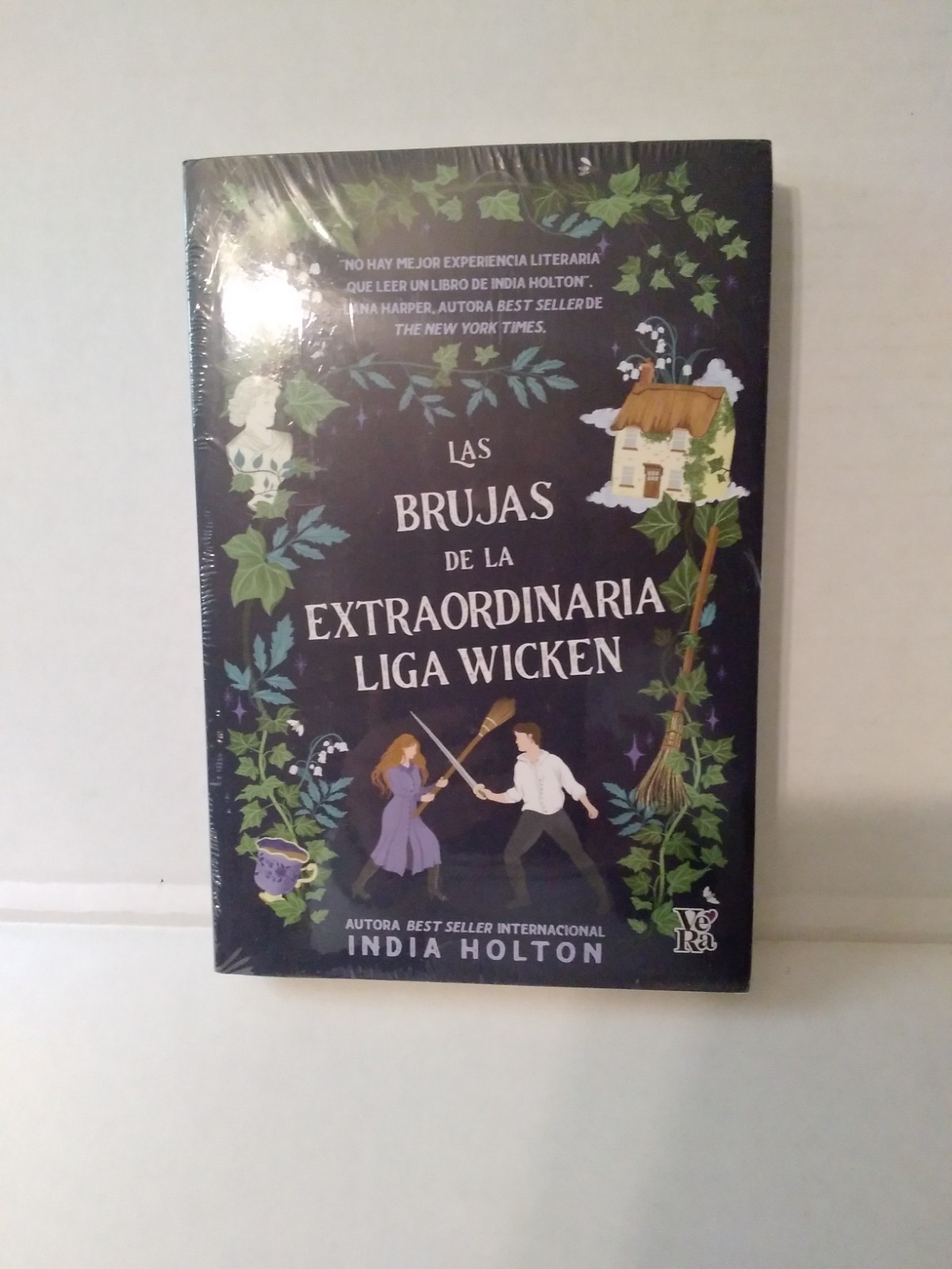 Las Brujas De La Extraordinaria Liga Wicken India Holton League Of Women Witches