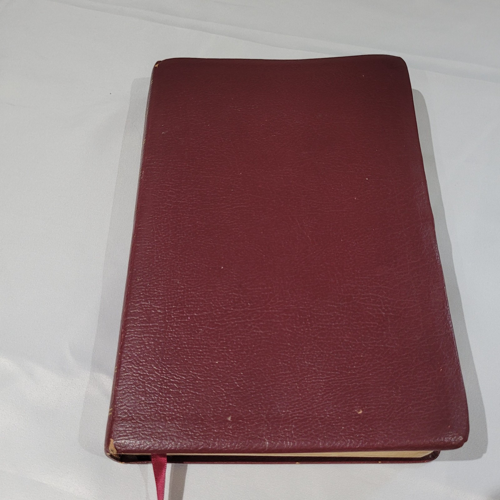 Tyndale THE LIVING BIBLE Reference Ed. Paraphrased Red Leather Bound – Nice!