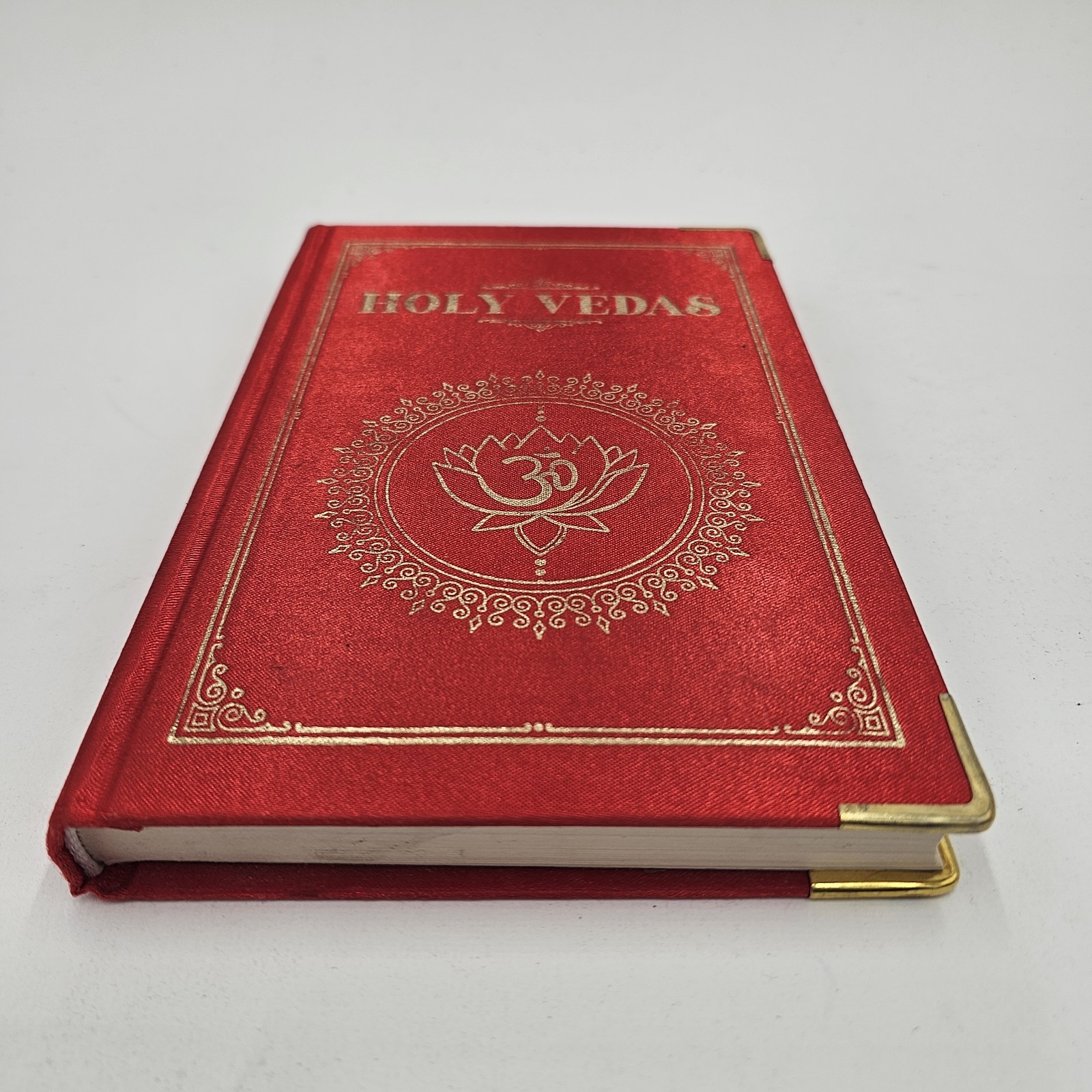 The Holy Vedas by Rupa Publications | English Translation Hinduism Hardcover VG+