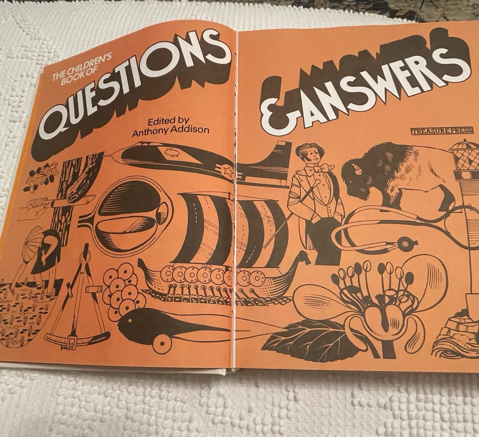 Vintage The Children’s Book Of Questions & Answers 1975 Hard Cover 480 Pages