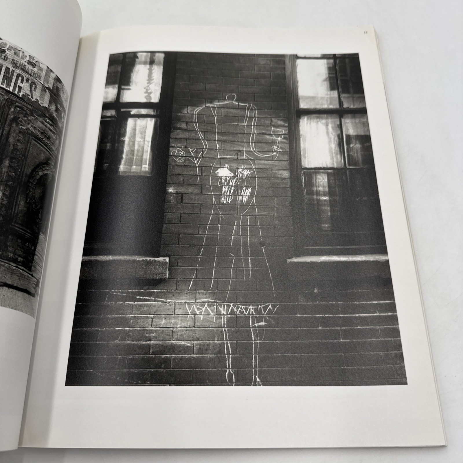 Helen Levitt In The Street 1987 1st Edition PB Chalk Drawings Messages Duke