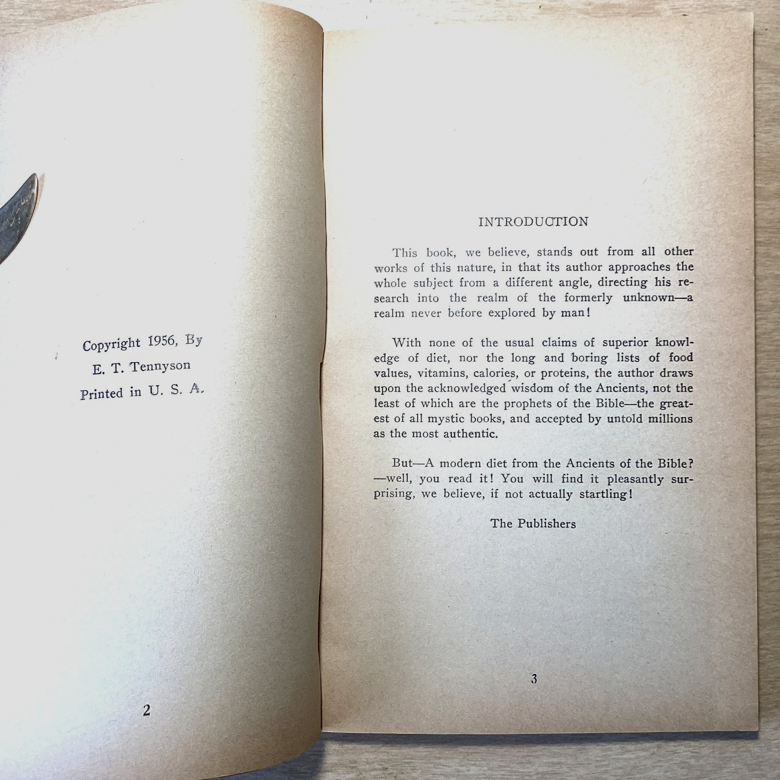 The Diet of Oxygen, E. T. Tennyson, A Harvest Publication, 1956, 110 pages