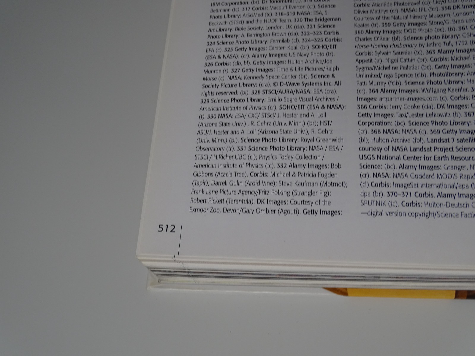„Science: The Definitive Visual Guide / 512 Pages / Published In 2016