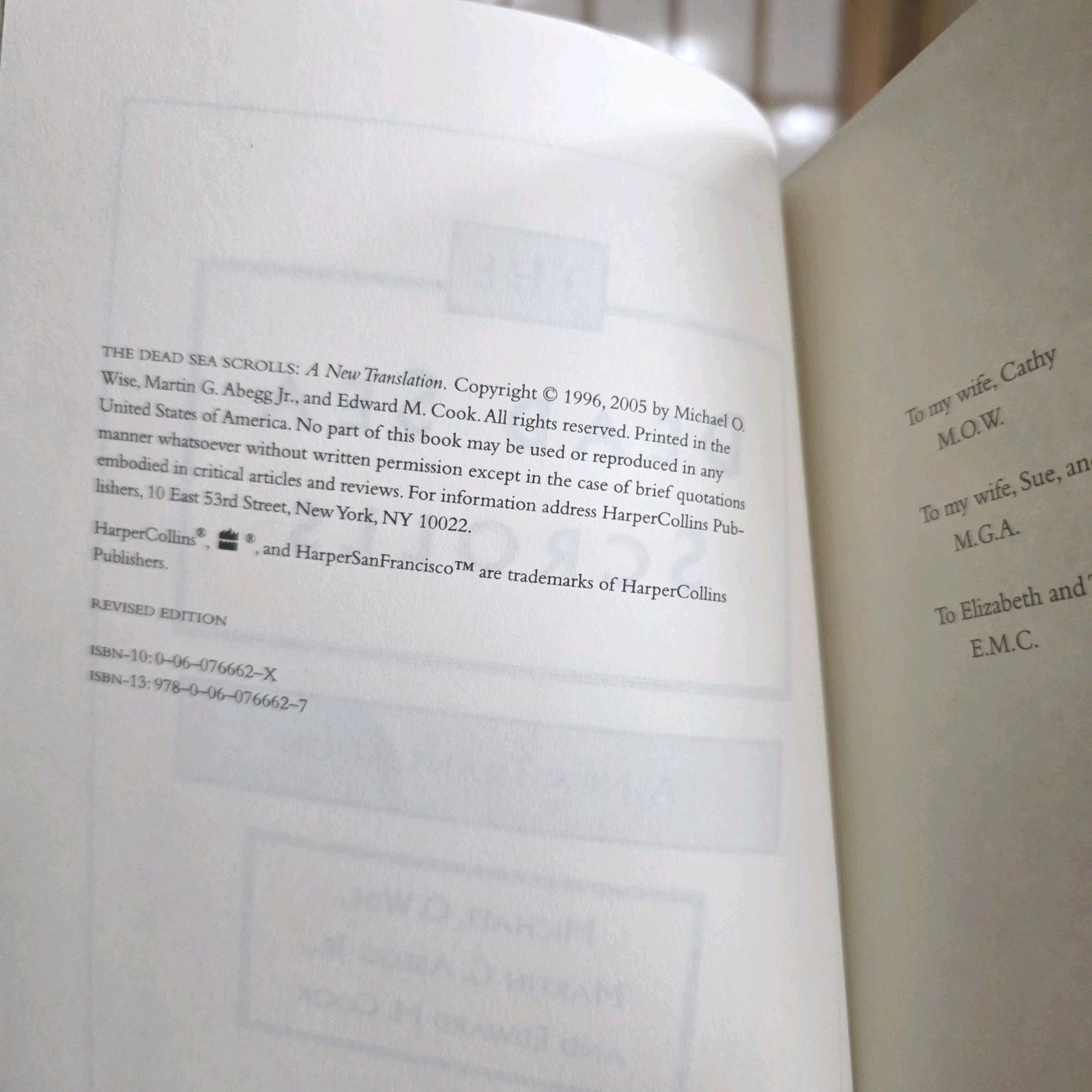 The Dead Sea Scrolls by Michael Wise, Martin Abegg A New Translation Faith Book