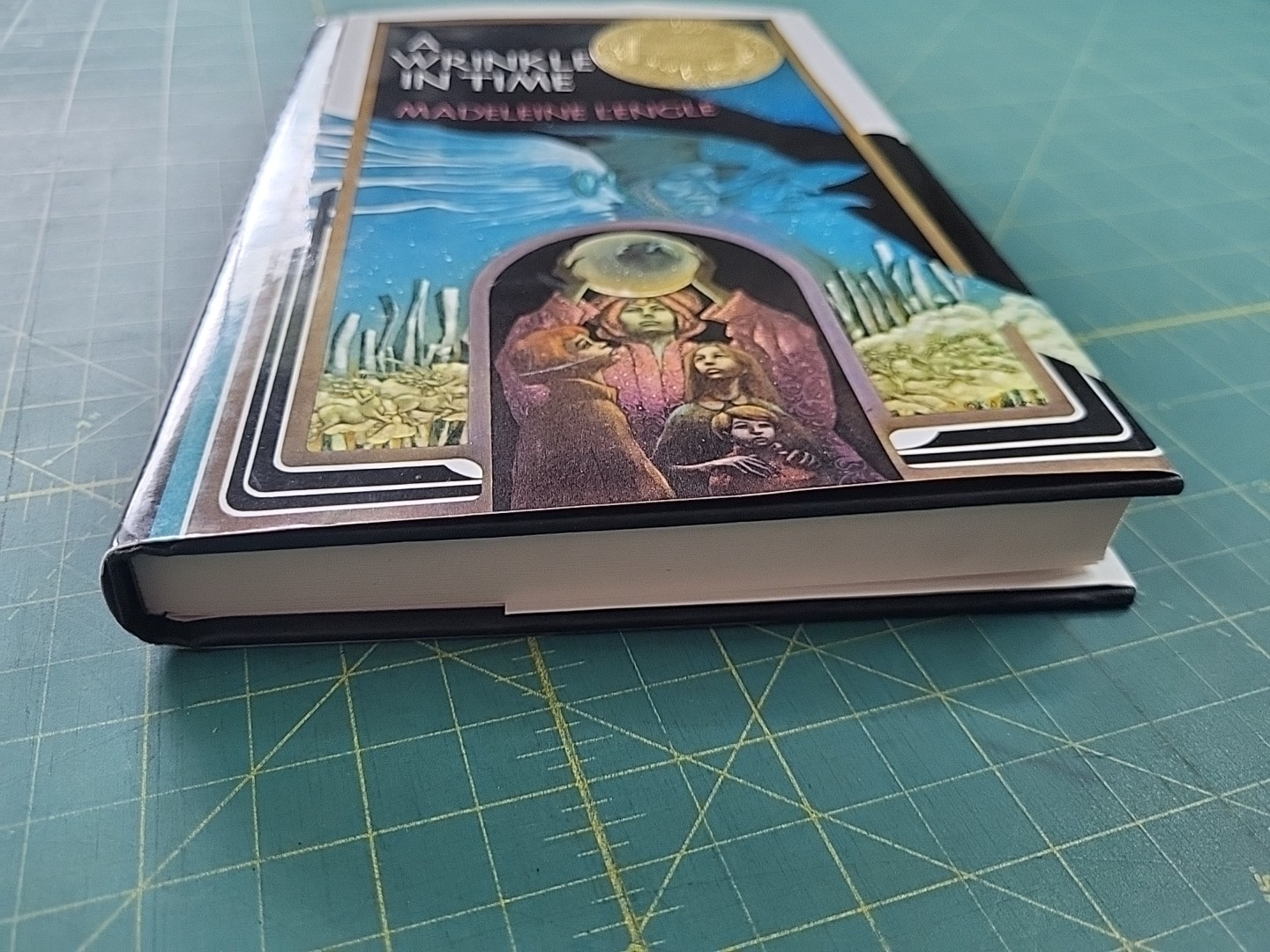 A Wrinkle in Time (A Wrinkle in Time Quintet) Hardcover – Madeleine L’Engle