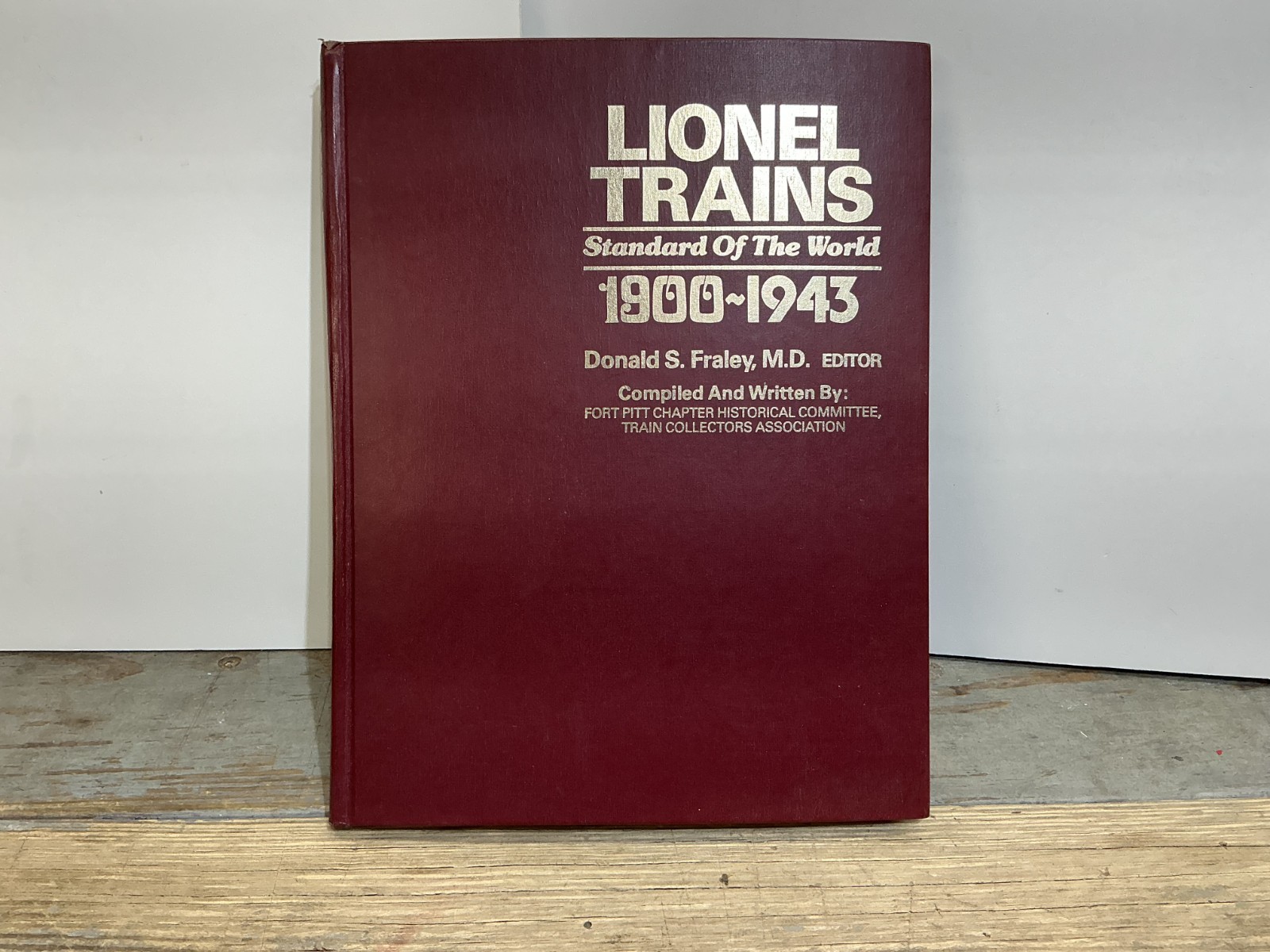 2-Lionel Trains Standard of the World 1900-1943 1st & 2nd Edition TCA Books