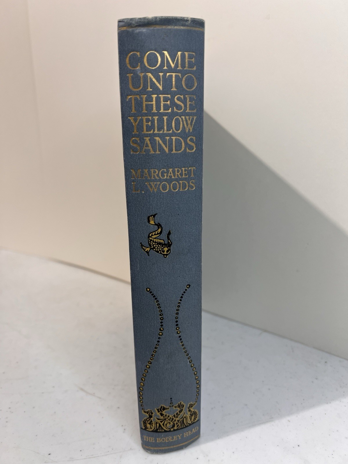 1915 – Come Unto These Yellow Sands, Margaret L. Woods, 1st Edition, Illustrated