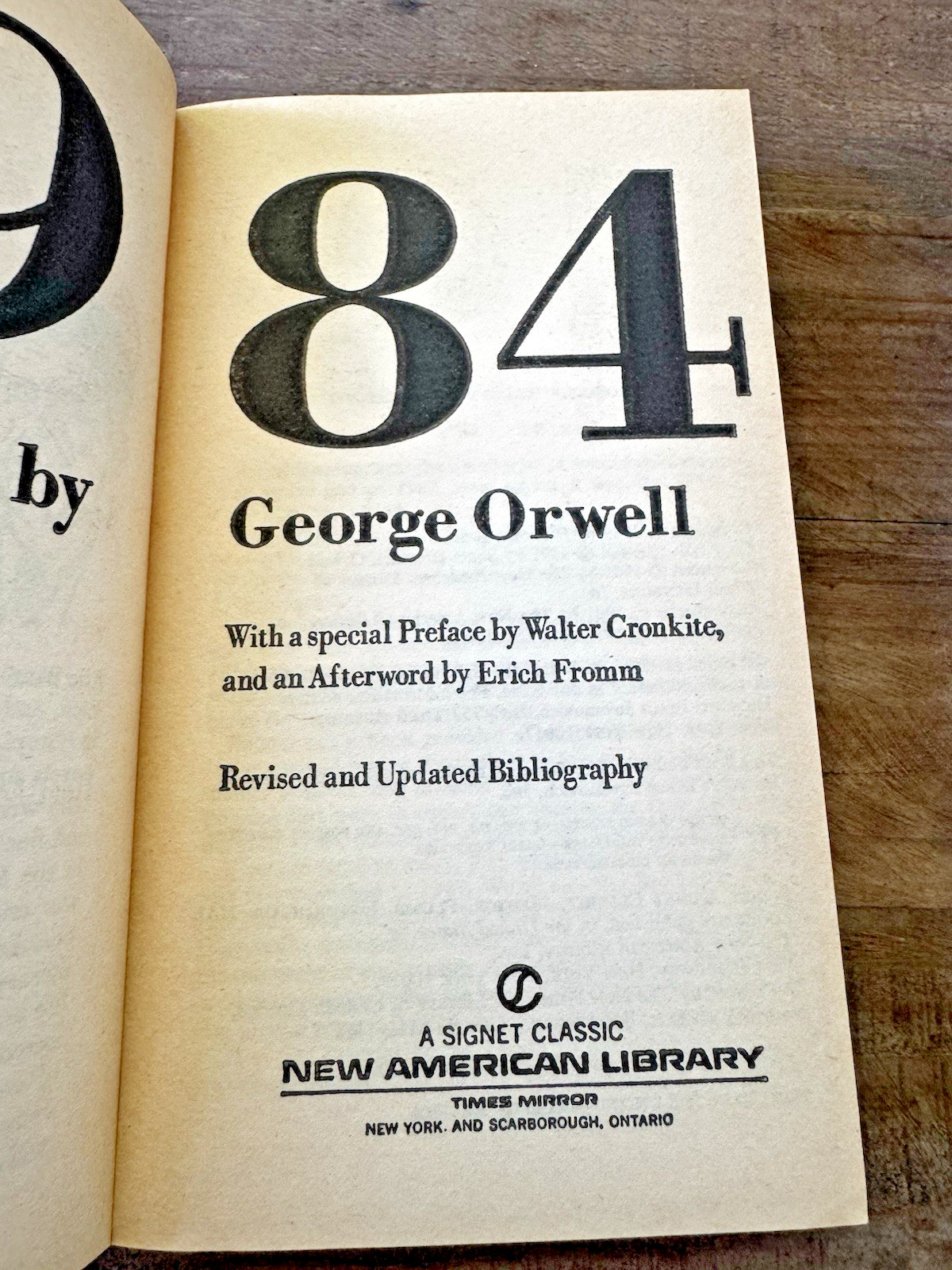 1984 George Orwell Signet Classic PB Walter Cronkite Preface Vintage Paperback