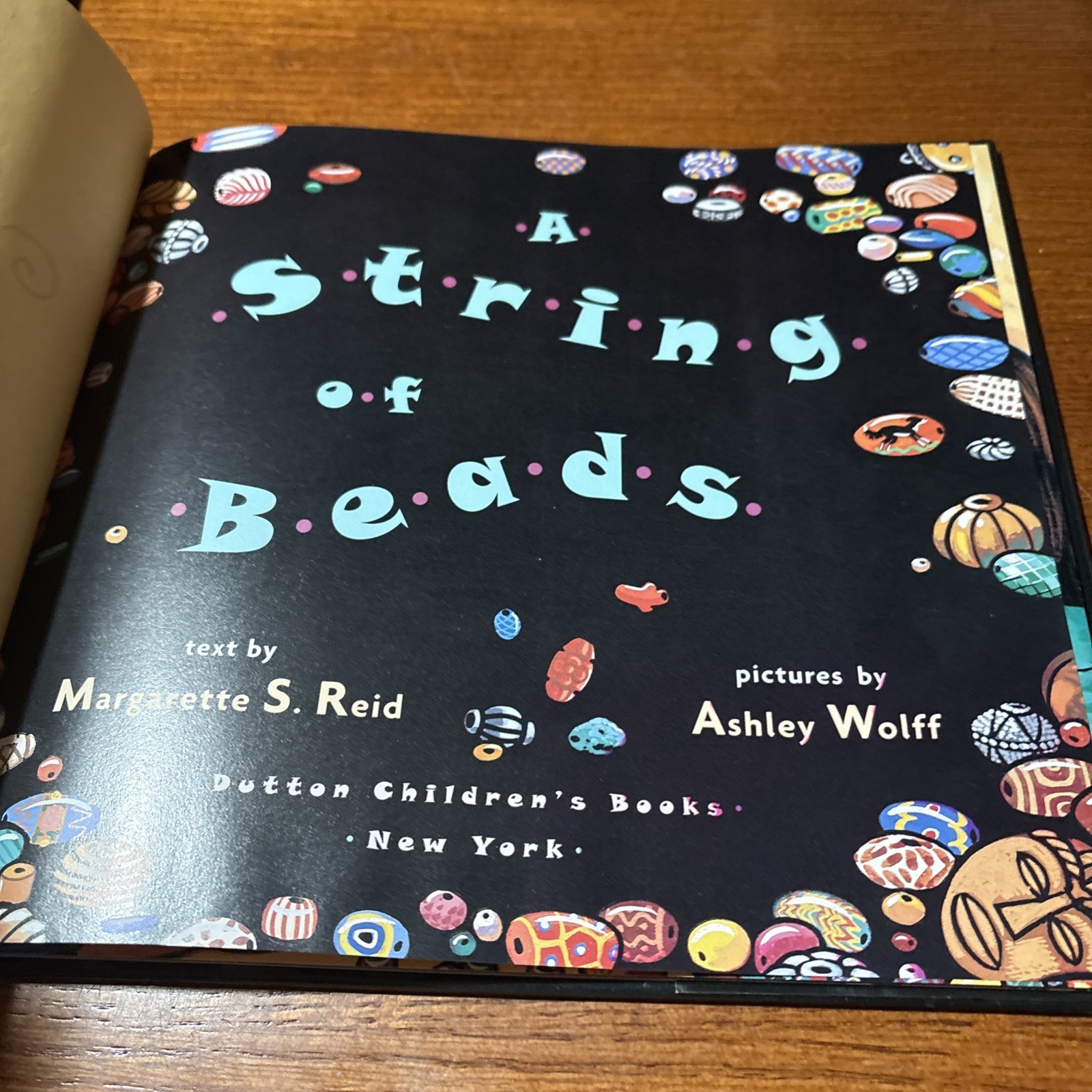 String of Beads by Margarette S. Reid (1997, Hardcover) Double Signed w Sketch!