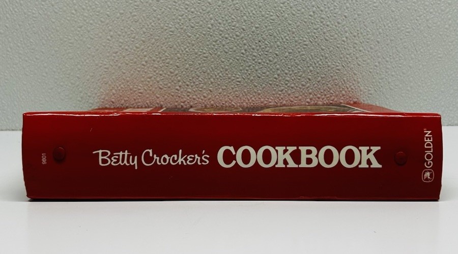 Betty Crocker’s COOKBOOK 5th Printing 1988 HC Ringbound Edition Golden Press