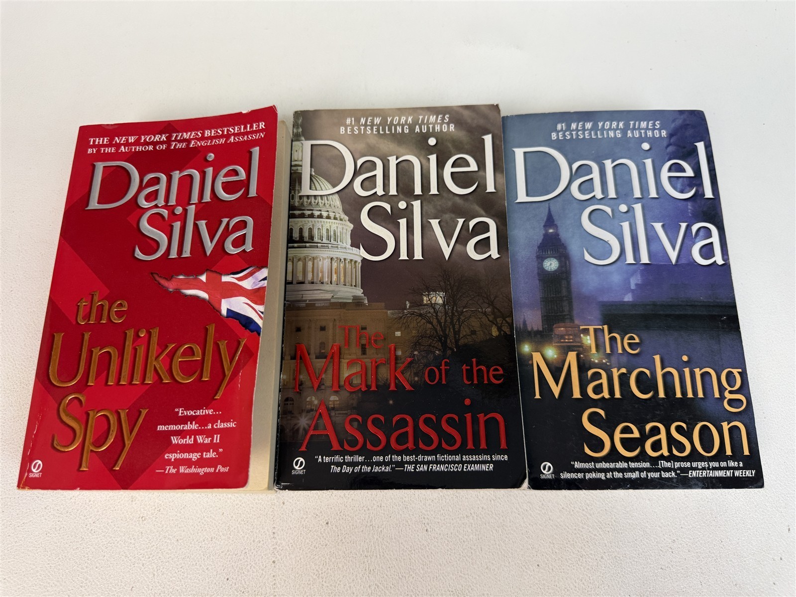 Daniel Silva Lot 22 Paperbacks including 19 Gabriel Allon series