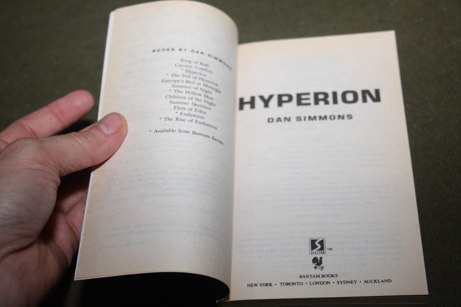 Hyperion by Dan Simmons 1995 PB 25th Print Bantam SF