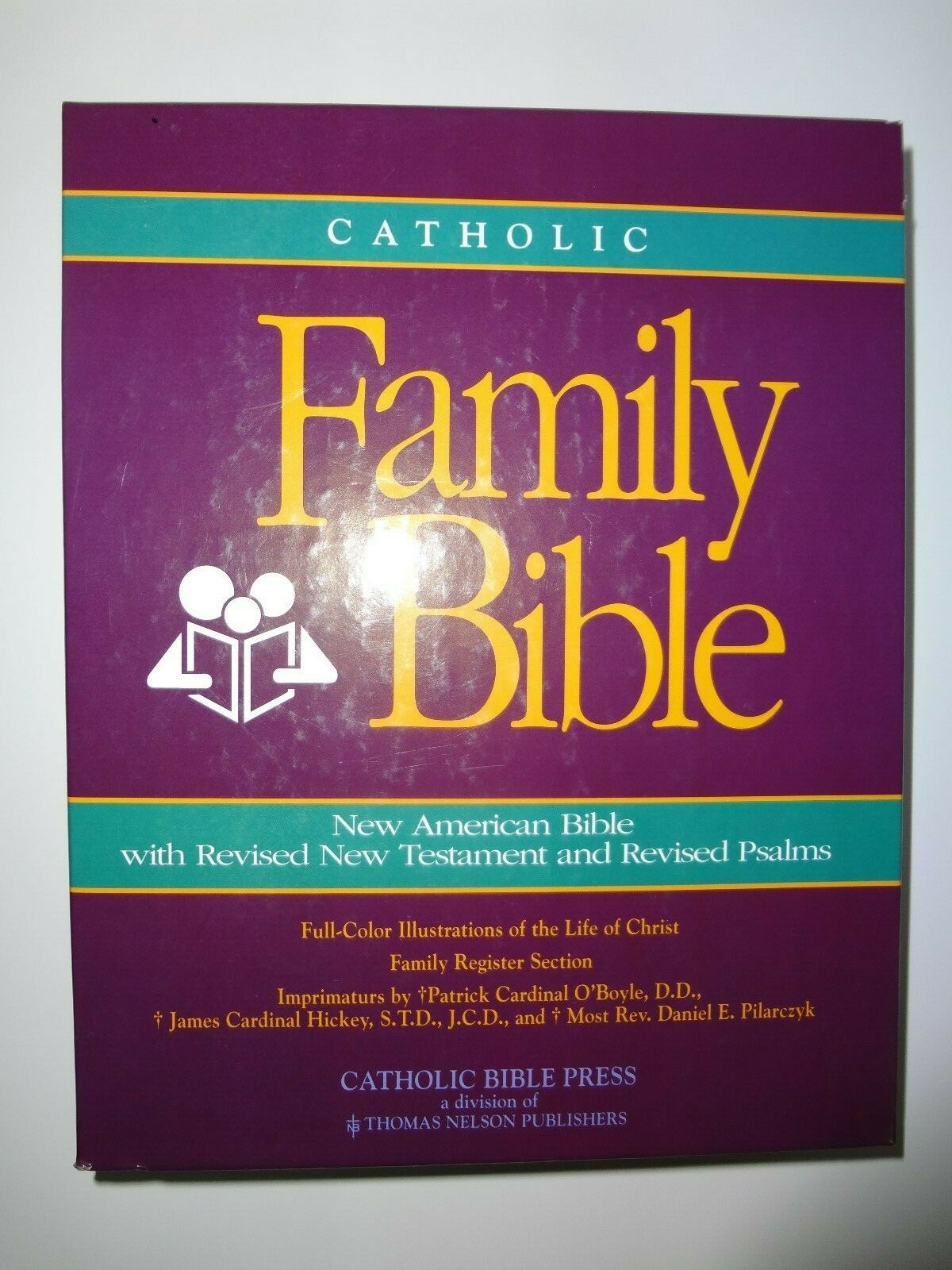 „Catholic Family Bible“ NEW Ivory And Gold 11″ x 9″ Great Gift