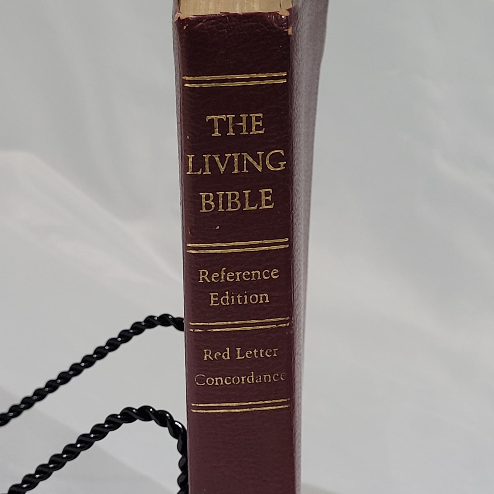 Tyndale THE LIVING BIBLE Reference Ed. Paraphrased Red Leather Bound – Nice!