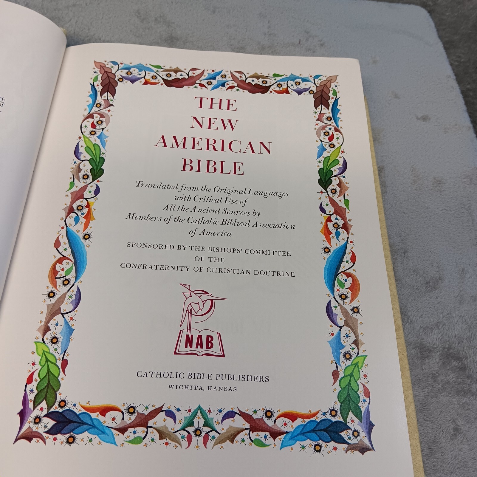 Holy Bible Fireside Family Edition NAB Catholic White Cover 1974-1975 1250+ Page