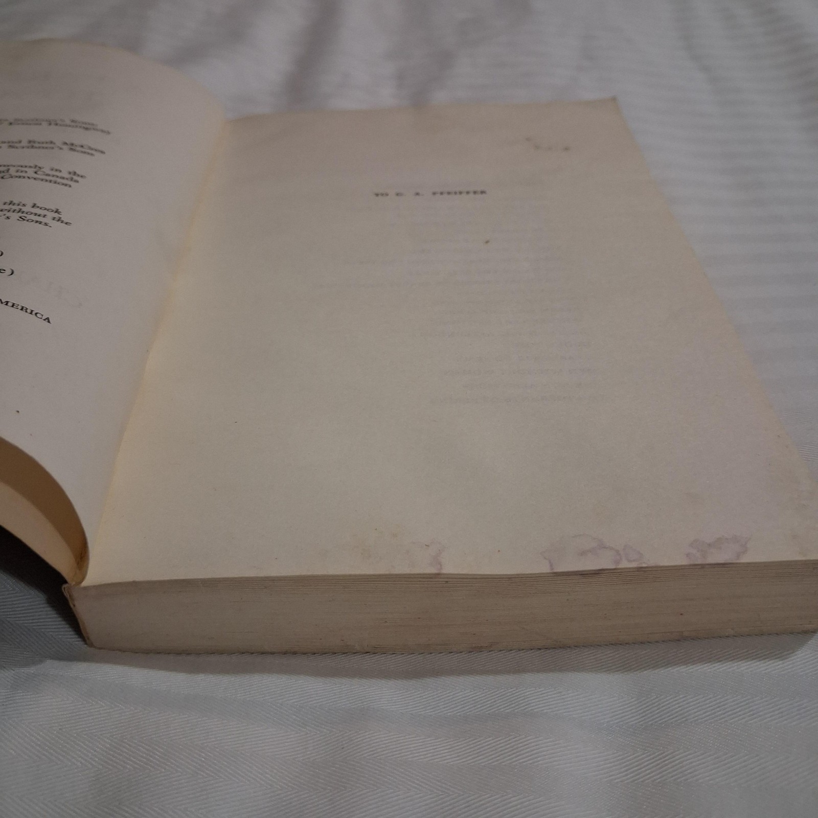 Vintage A Farewell To Arms Ernest Hemingway War Novel Paperback Scribner Library