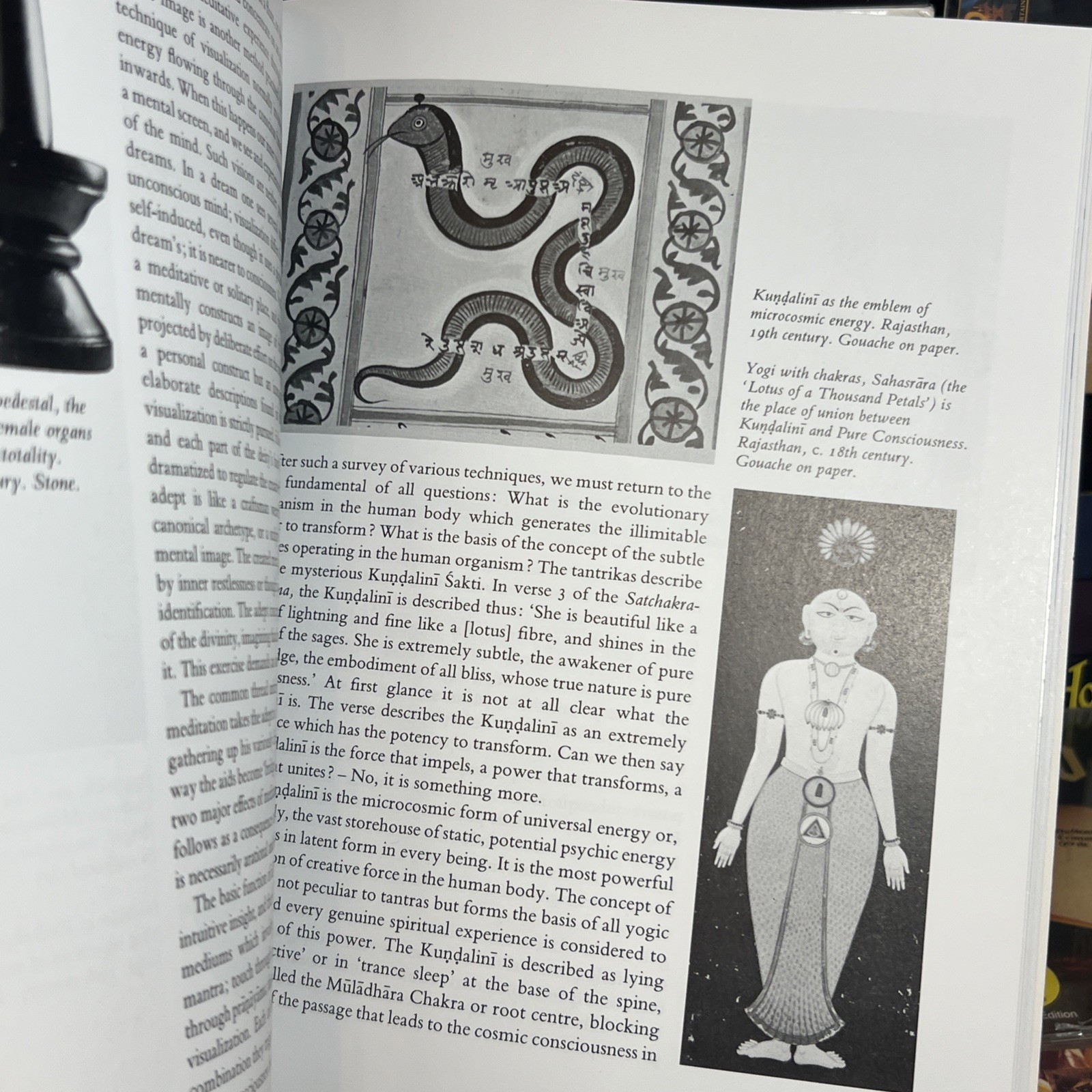 The Tantric Way Art Science Ritual by Ajit Mookerjee & Madhu Khanna Illustrated