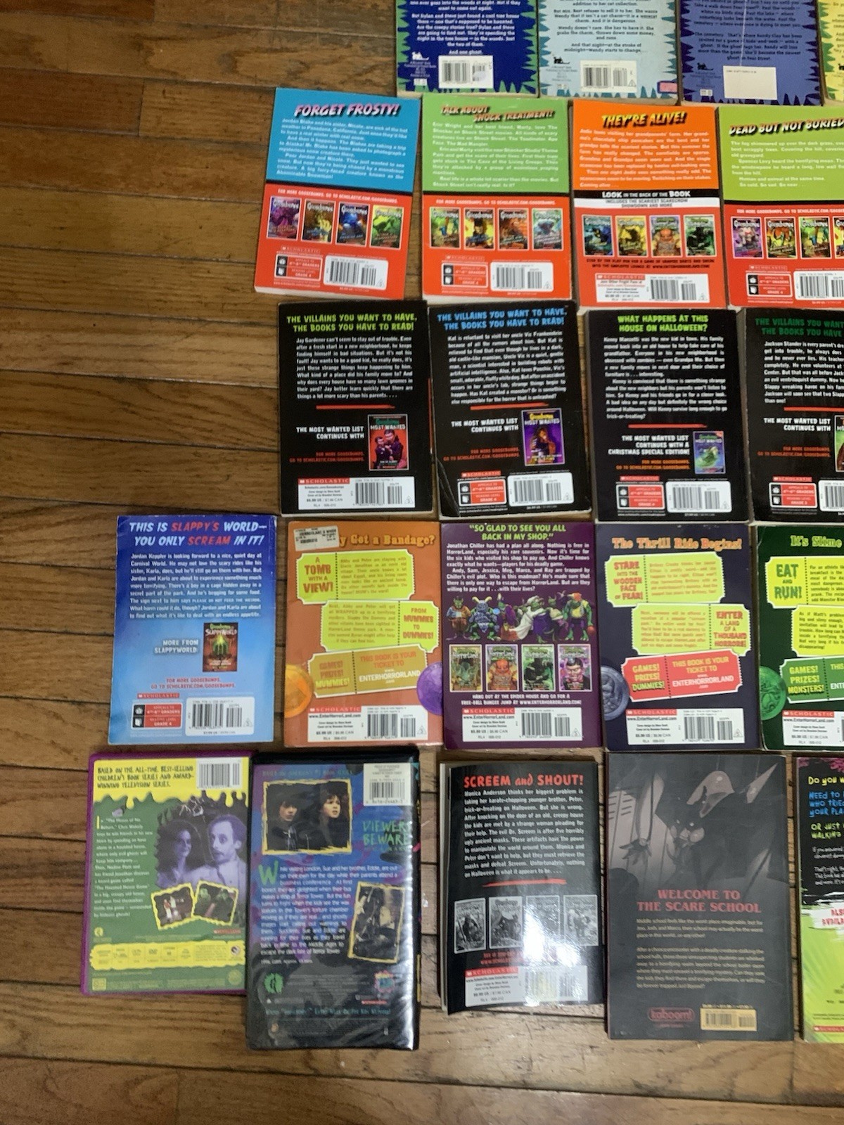 Lot of 68 Goosebumps /R.L Stine Some VTG ’90 Fear Street Most Wanted Horror VHS
