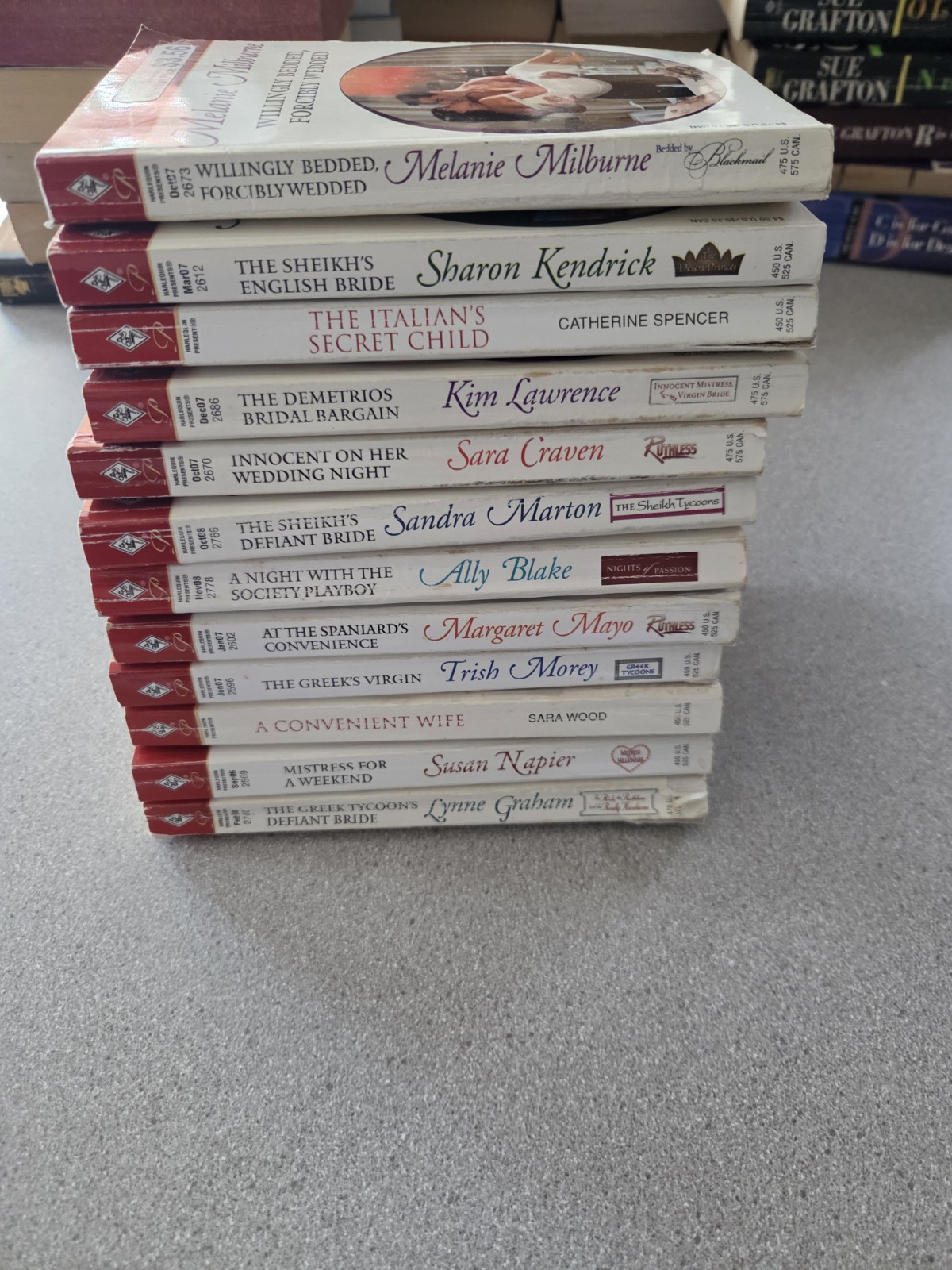 Harlequin Presents Lot Of 12 Romance. Paperback