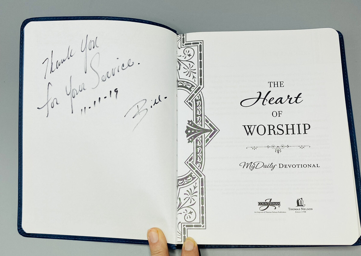The Heart Of Worship My Daily Devotional (men) 2019 Thomas￼ Nelson Blue Leather