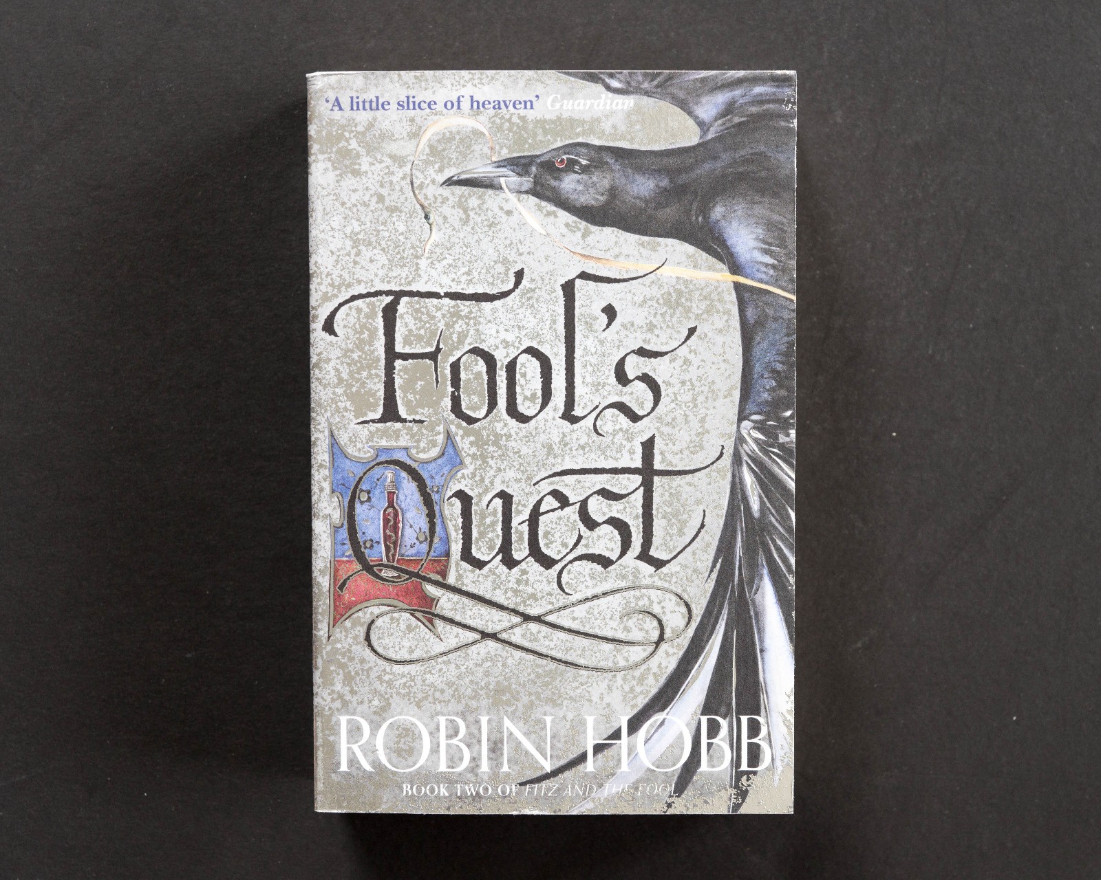 Robin Hobb FOOL’S QUEST UK Edition Trade Paperback Book Fitz and The Fool