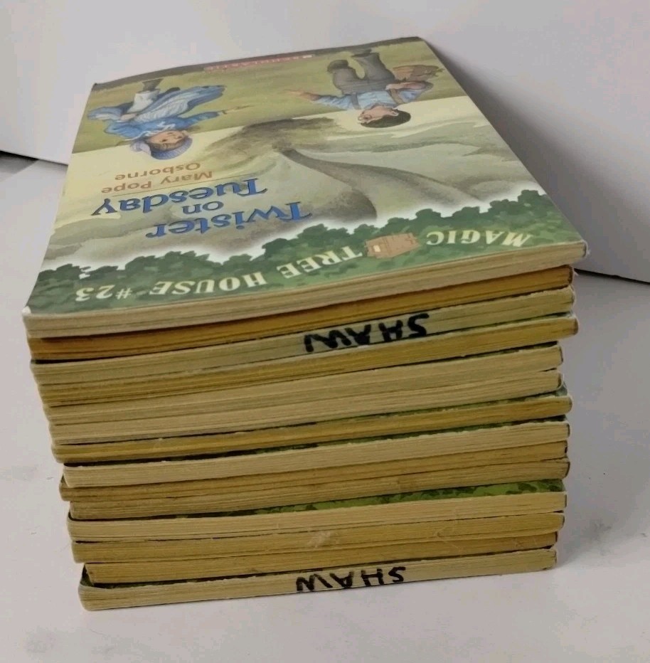 Miscellaneous Lot Of 14 Magic Tree House Books Mary Pope Osborne PB