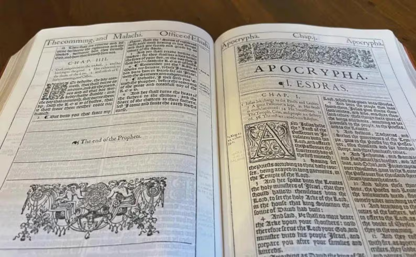1611 KJV Facsimile w/ Apocrypha: Original Spellings & Art Work (11x7x1.5)