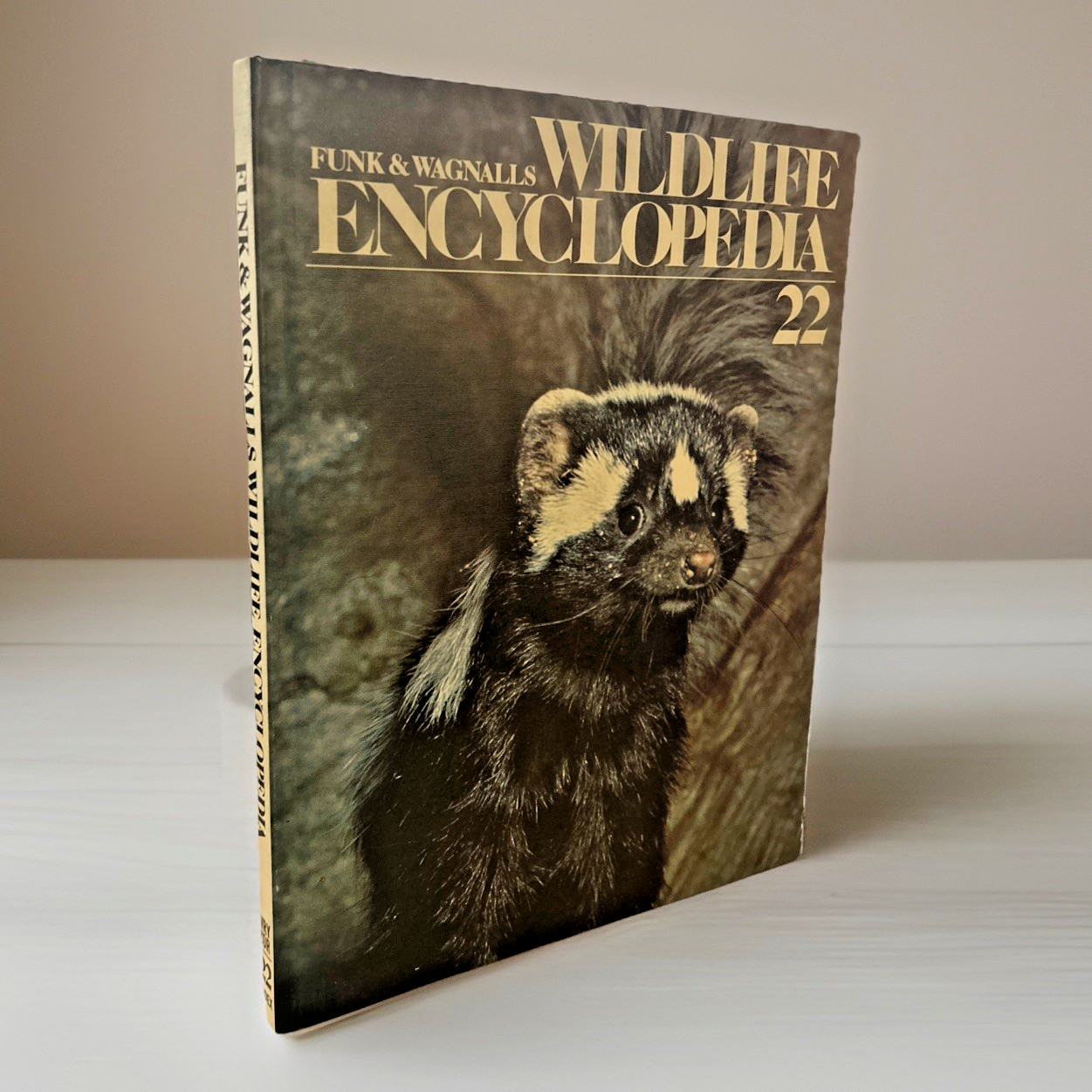Funk and Wagnalls ~ Wildlife Encyclopedia ~ Vol 22 ~ 1974 ~ Hardcover