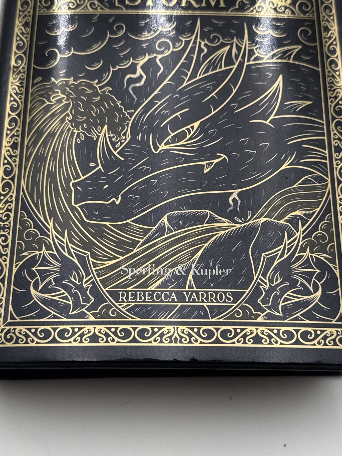 Onyx Storm by Rebecca Yarros ITALIAN Signed.