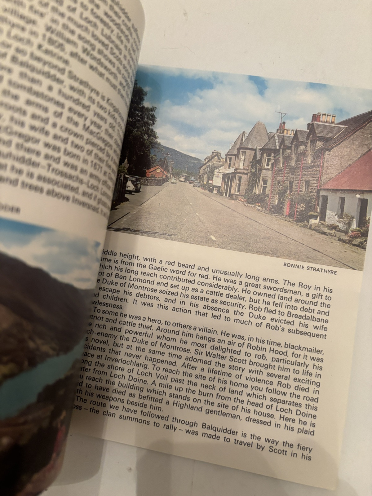 THE TROSSACHS & LOCH LOMOND (undated) 36 pages. TOURISTS GUIDE