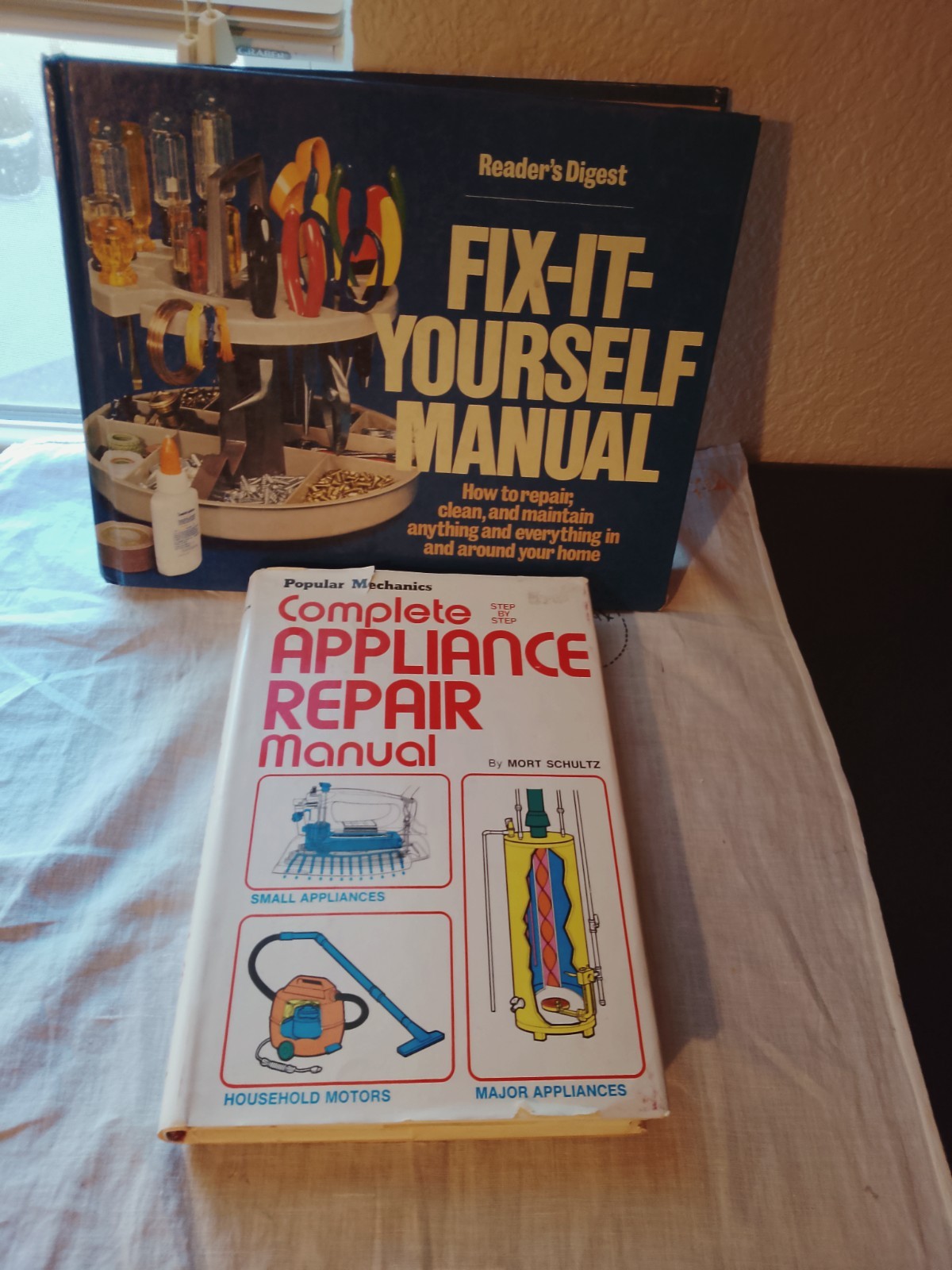 2 Vtg Home Repair Books Pop Mechanics appliance and R. Digest fix it yourself