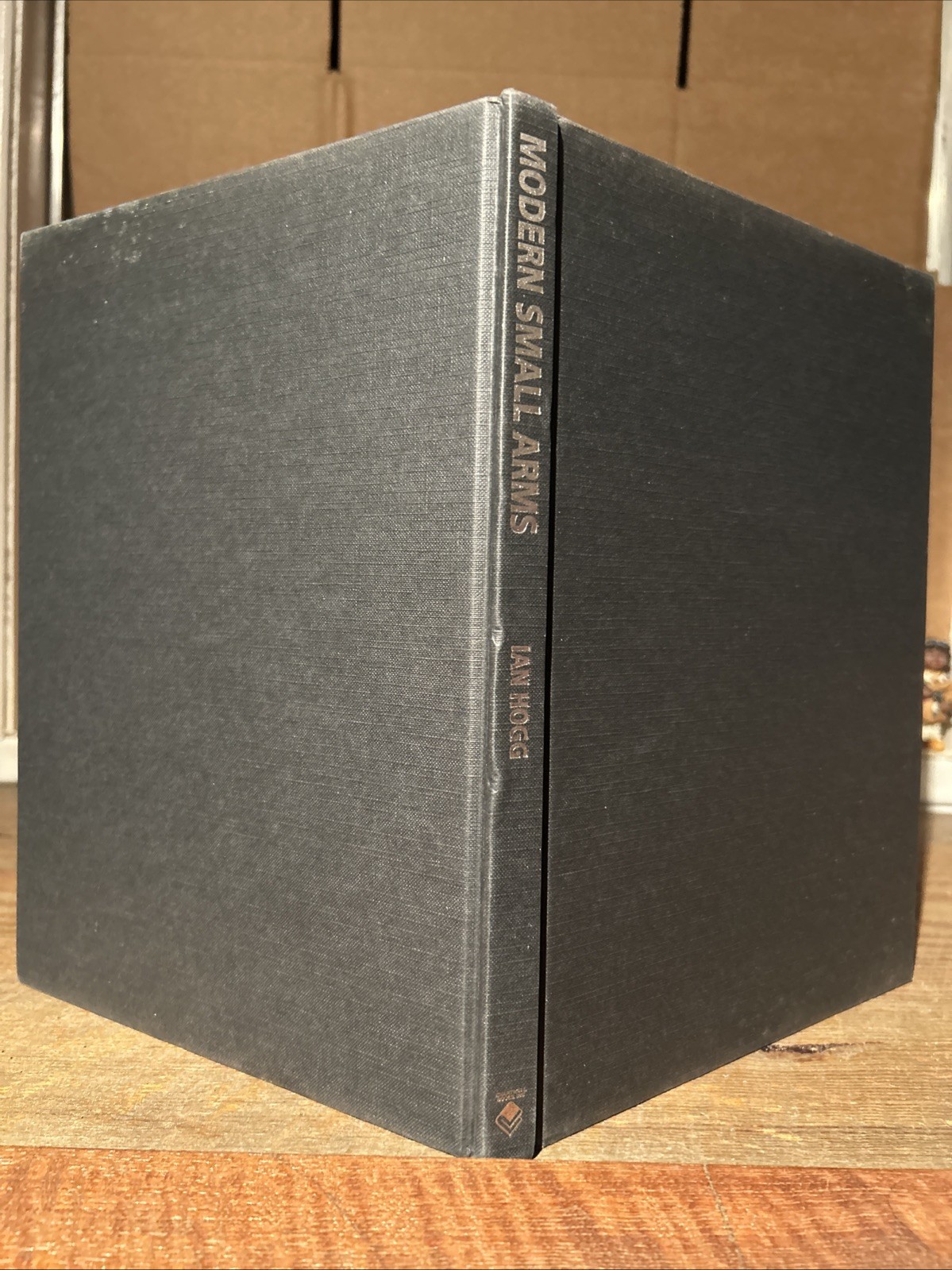Modern Small Arms Hardcover Ian V. Hogg 1994 (HCDJ)