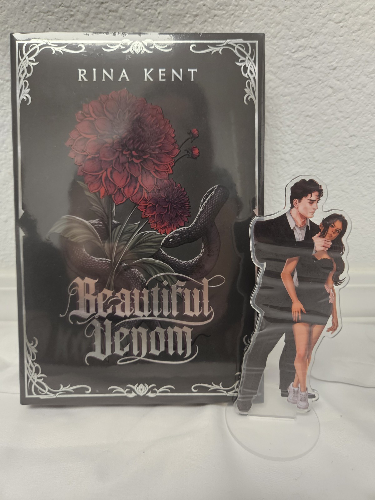 Beautiful Venom Rina Kent Crate Special Edition w/ Page Overlay & Standee NEW