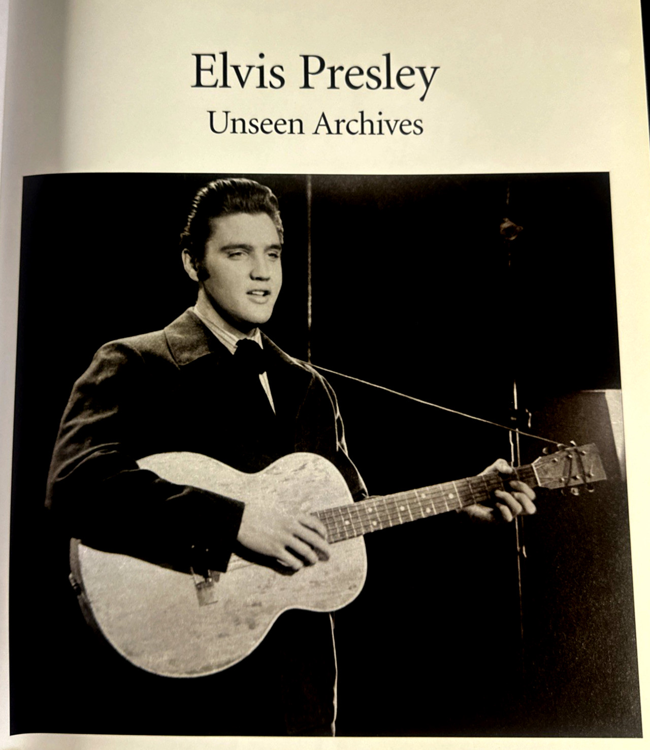 „Elvis Presley Unseen Archives“ by Marie Clayton – 383 Pages of Photos & History