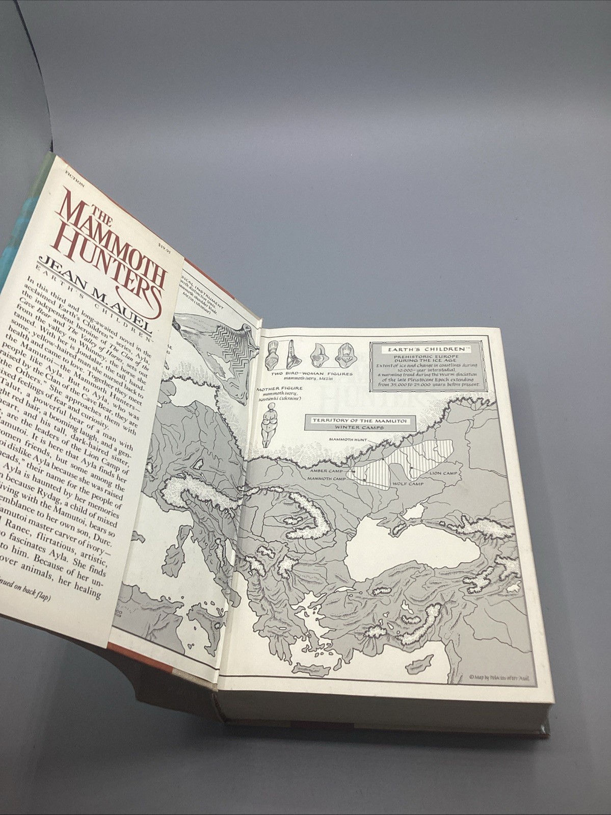 Mammoth Hunters by Jean M. Auel 1985 First Edition Hardcover Dust Jacket HCDJ