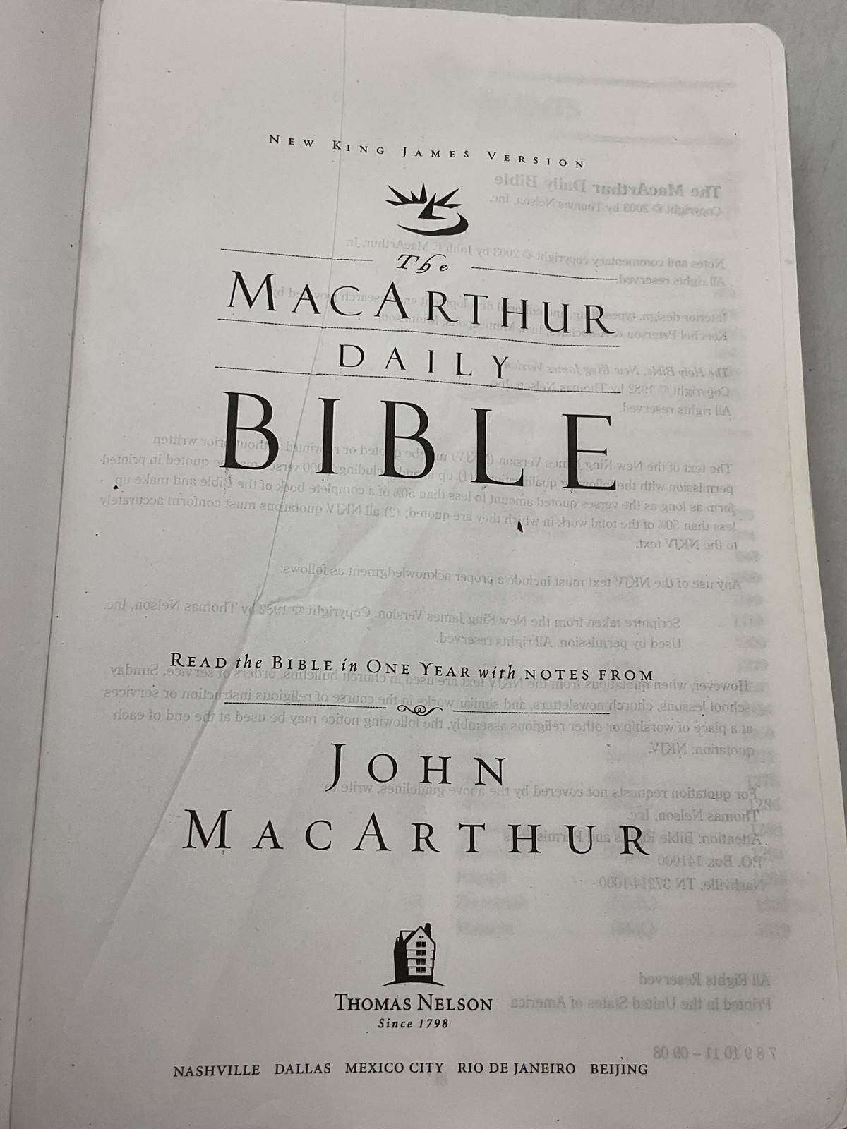 The MacArthur Daily Bible John F MacArthur Jr Thomas Nelson 2003 Softcover Brown